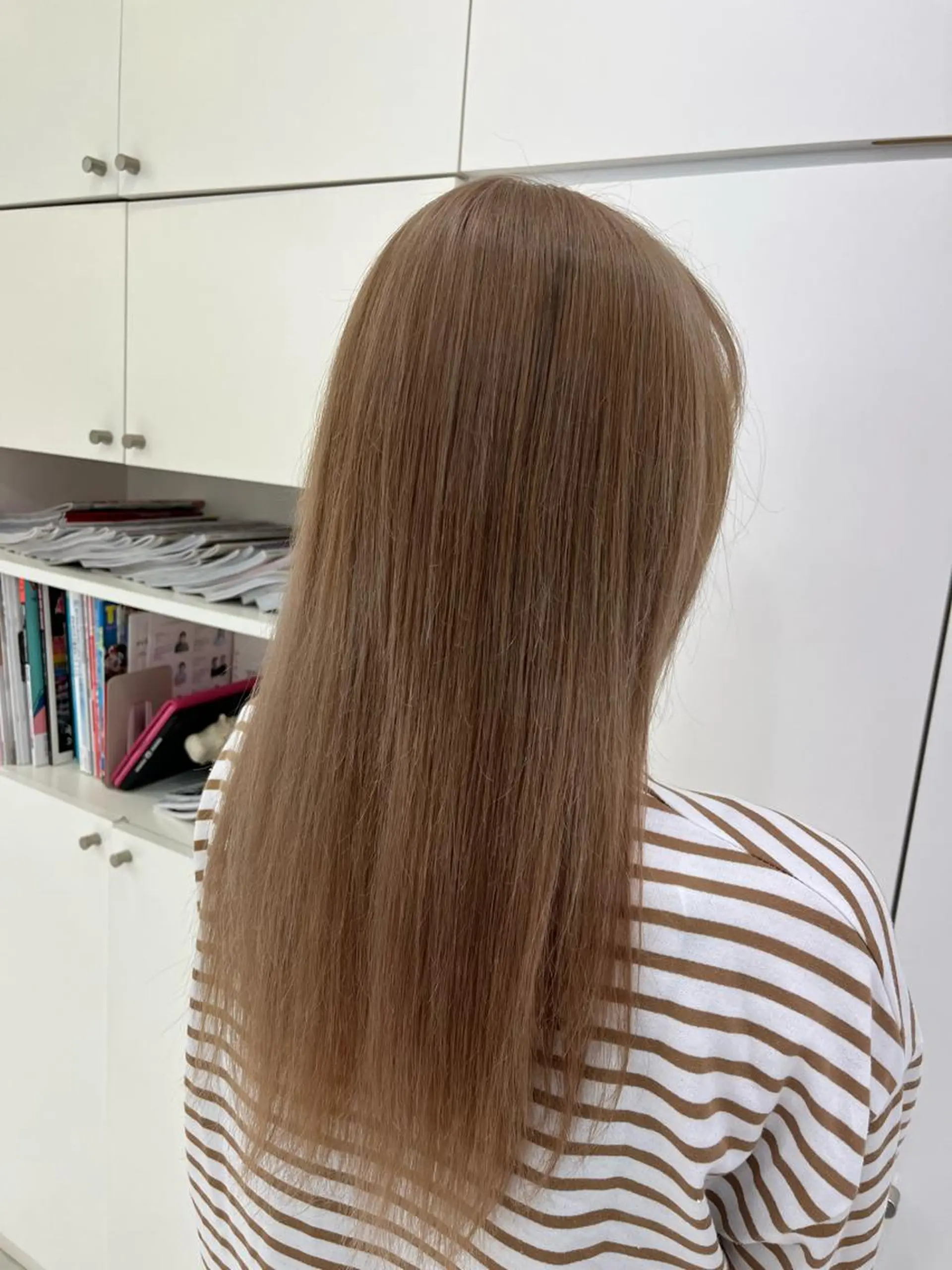 ロング カラー ベージュカラー ブリーチ ミルクティーベージュ ヘアカラー hair  Freak所属・山森 大地のヘアスタイル