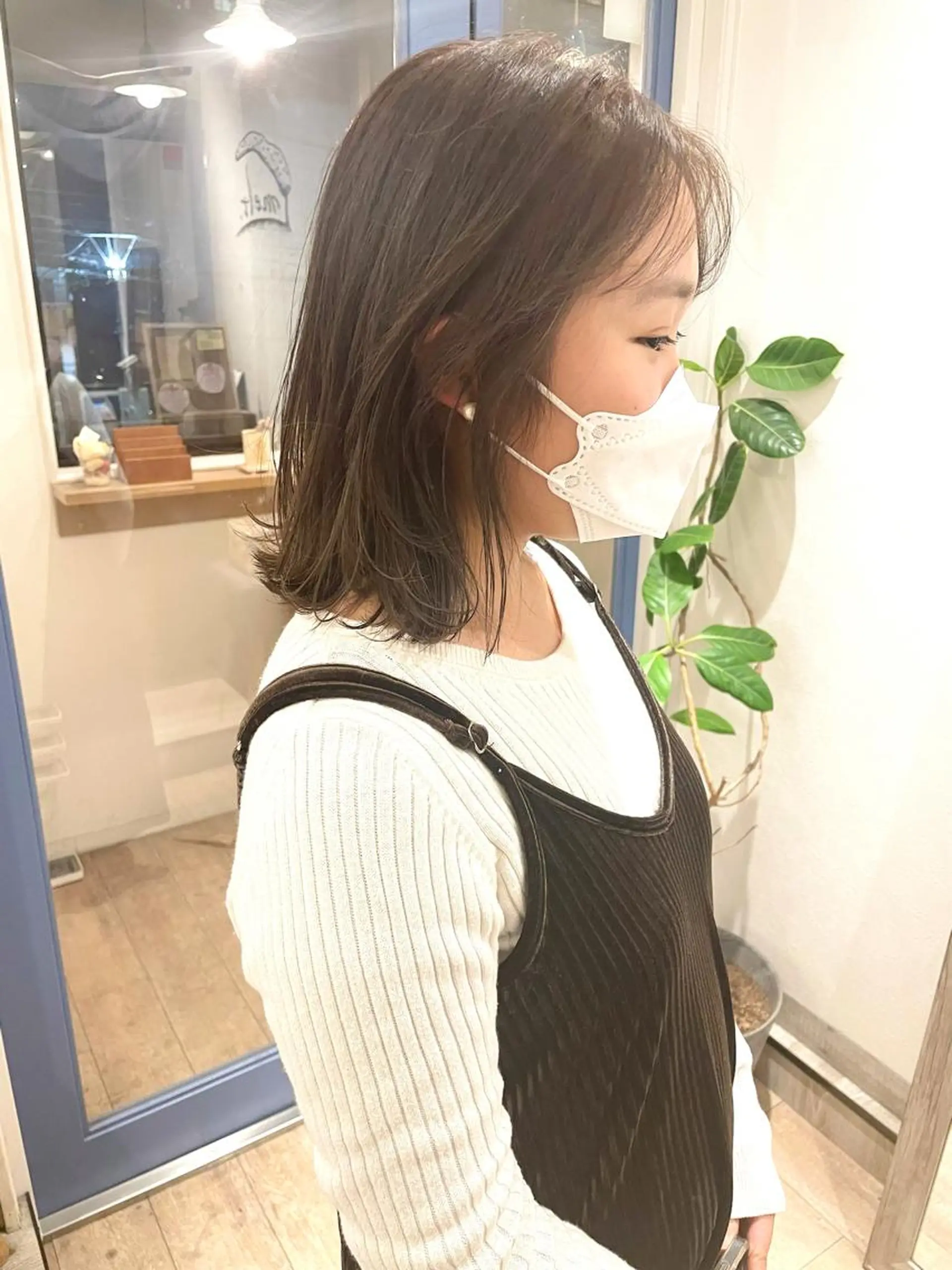 ミディアム カラー 切りっぱなしボブ ミディアムパーマ ベージュカラー ブリーチ ブラウンカラー 🩰オリーブ/ ベージュ松本咲花🩰のヘアスタイル