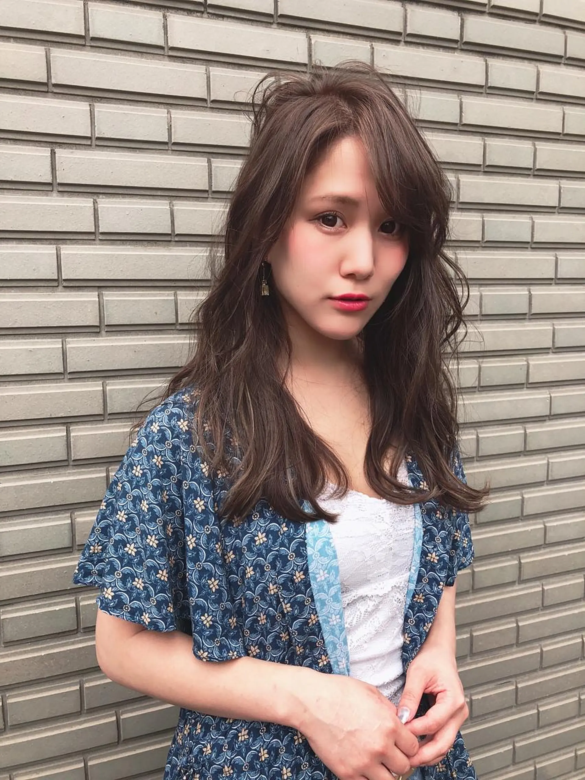 ロング カラー 透明感カラー グレージュ ハイライトカラー ハイライト omocha hair salon所属・大嶋 伸吾のヘアスタイル