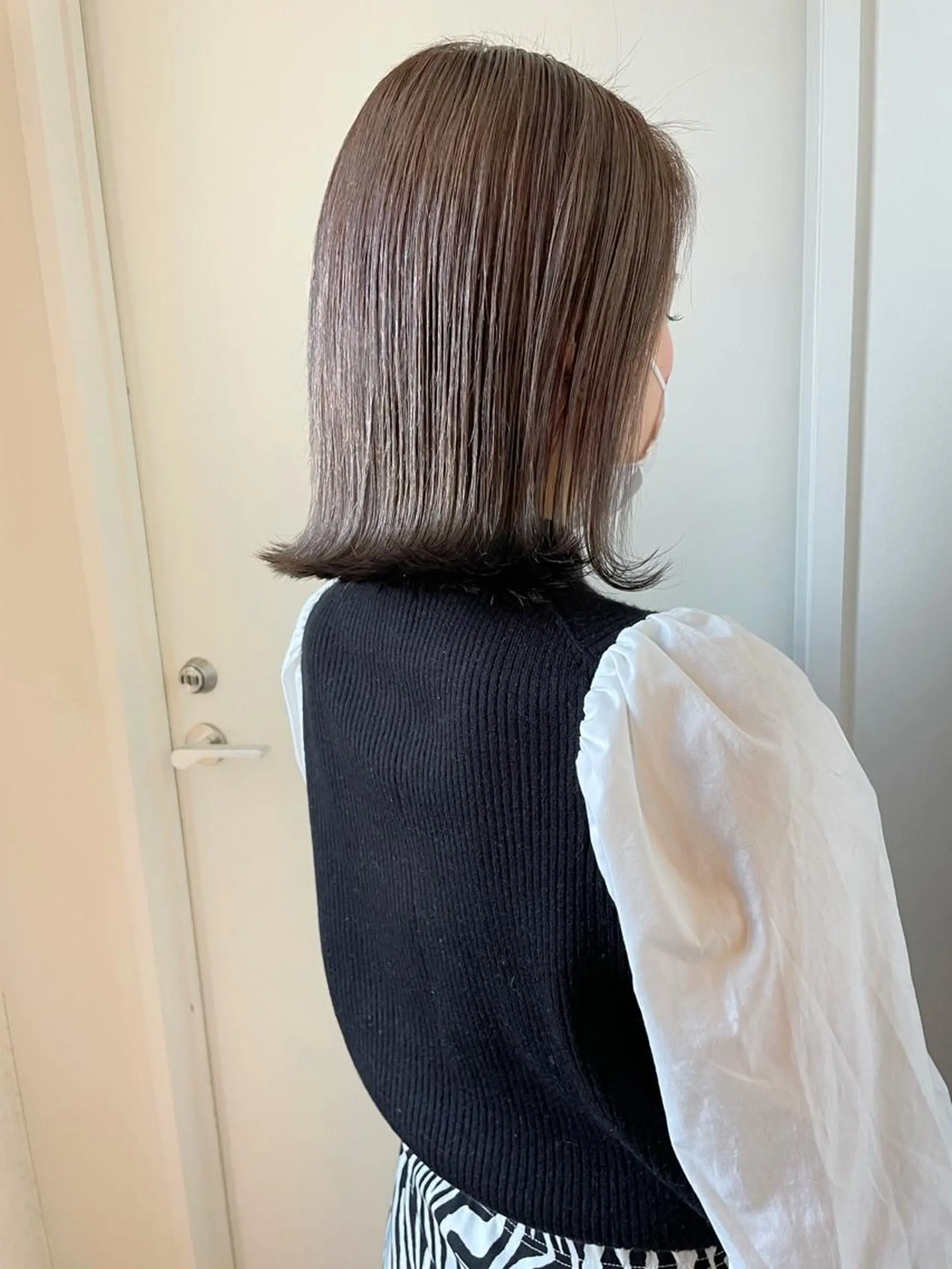 ミディアム カラー ショートボブ アッシュ ベージュカラー 透明感カラー ハイトーンカラー カット ヘアカラー トリートメント 江上拓郎/ショート /酸性ストレートのヘアスタイル