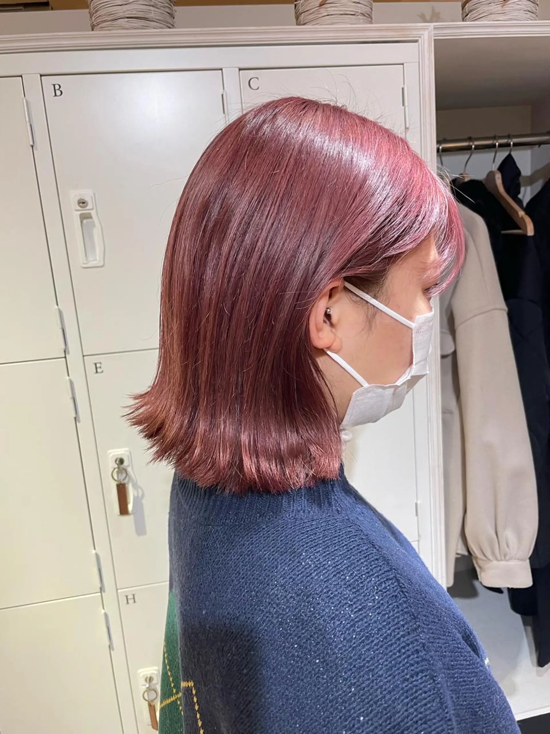 ミディアム カラー akane .のヘアスタイル