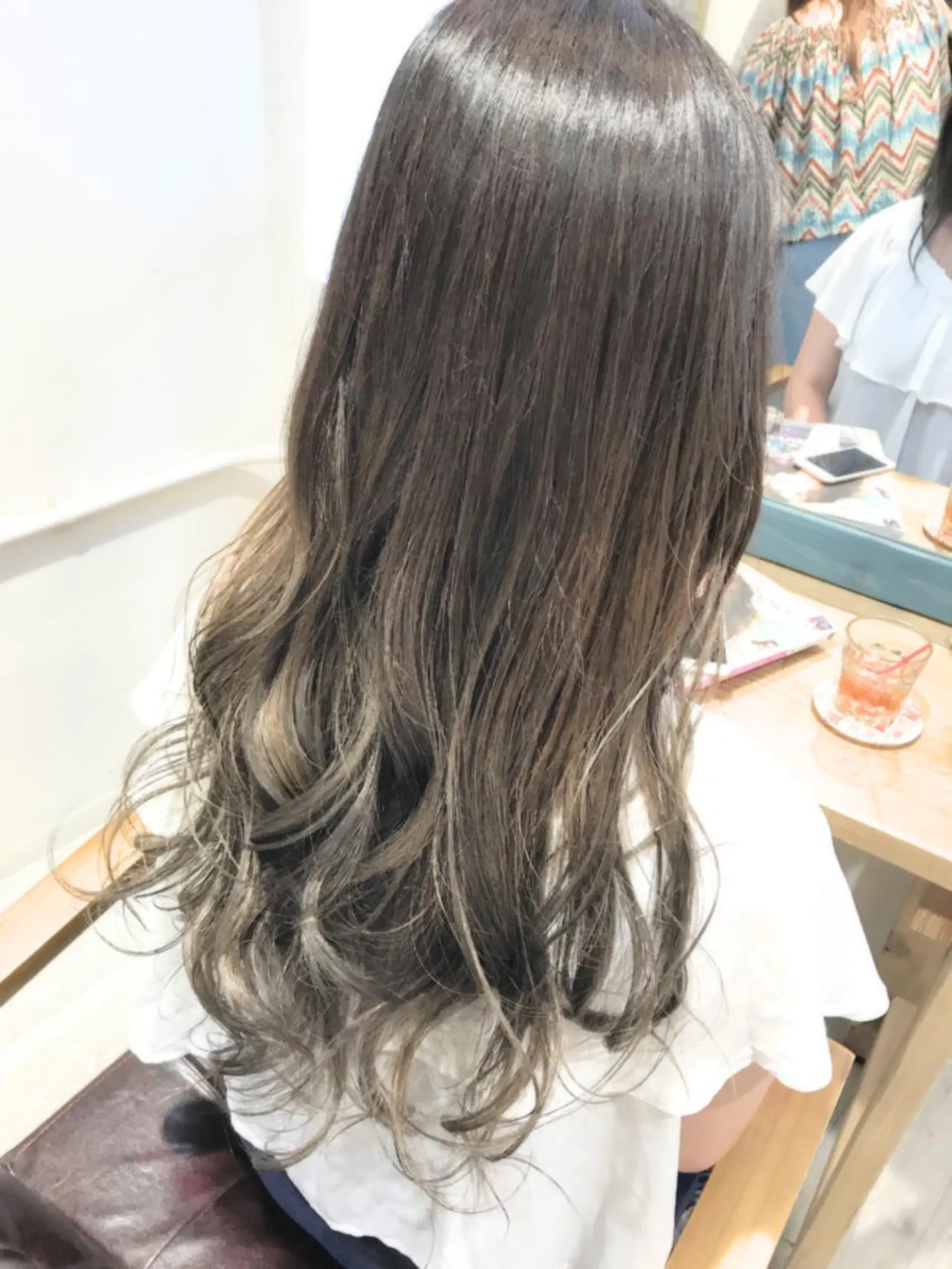 セミロング カラー グレージュ バレイヤージュ🌱 渡邉悟🌱のヘアスタイル