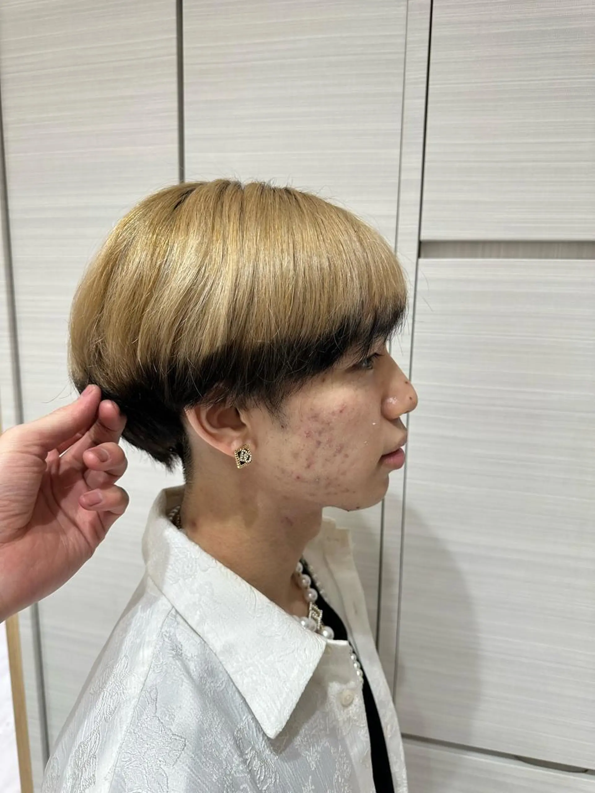 ショート カラー メンズ メンズブリーチ ダウンパーマ メンズハイライト メンズインナーカラー メンズ韓国風 ヘアカラー 中嶋 紘夢のヘアスタイル