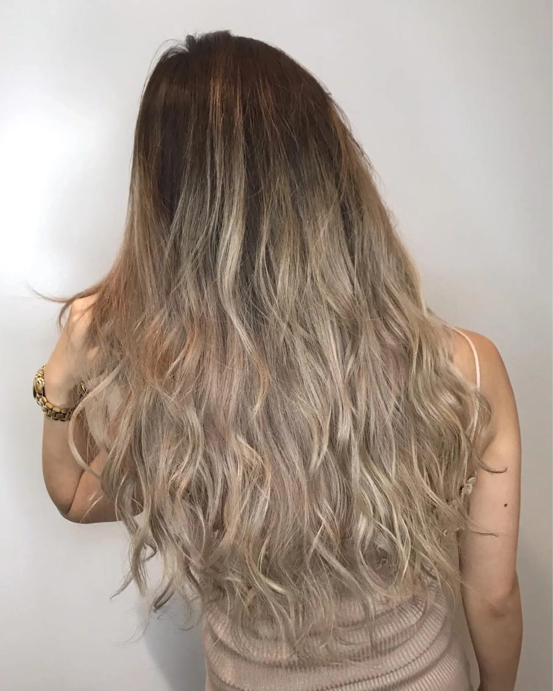 ロング カラー バレイヤージュ レイヤーカット ヘアカラー トリートメント STELLA所属・心斎橋なんば 大野竜輝のヘアスタイル