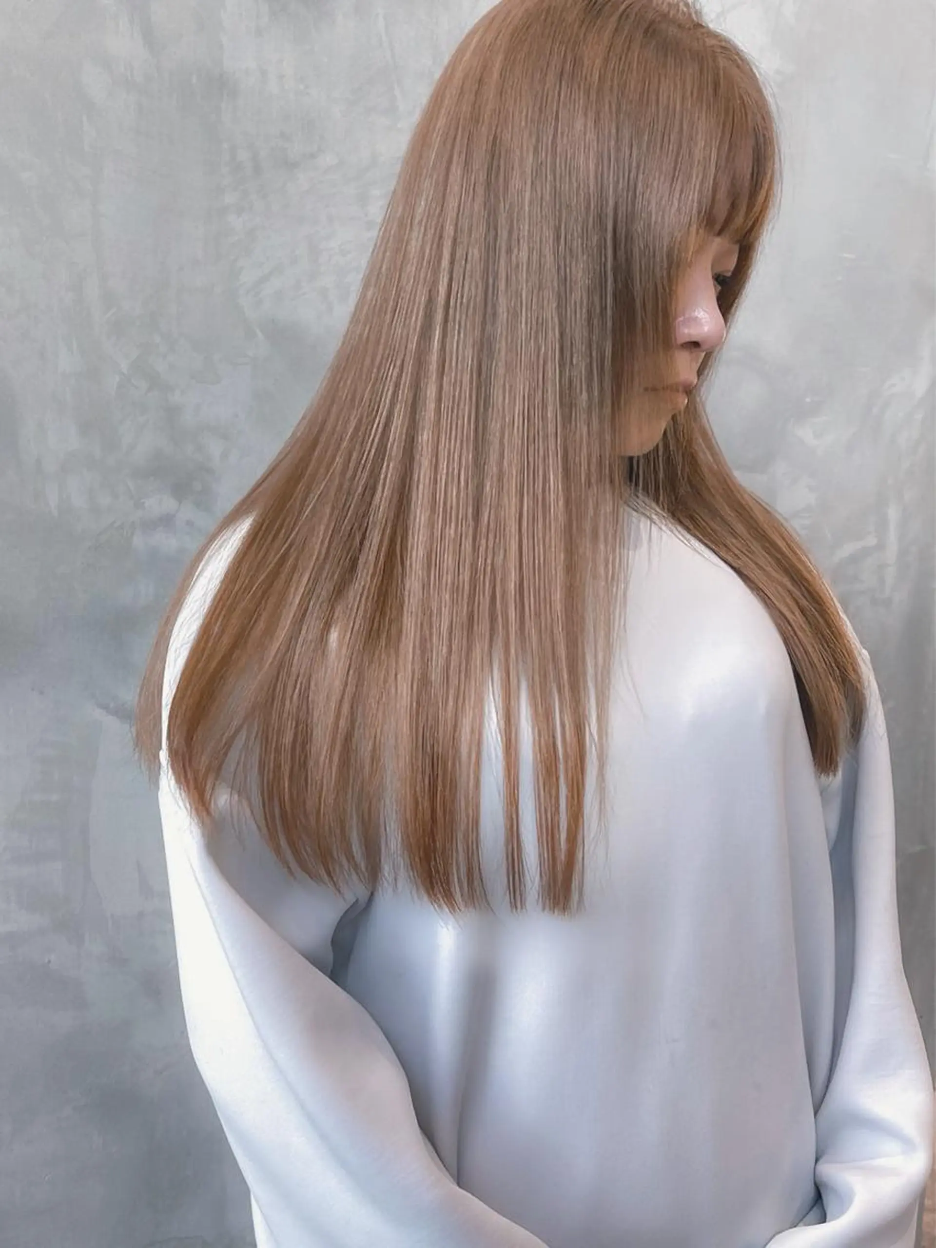 ロング カラー ベージュカラー カット ヘアカラー トリートメント TOMO GEEKS代表のヘアスタイル