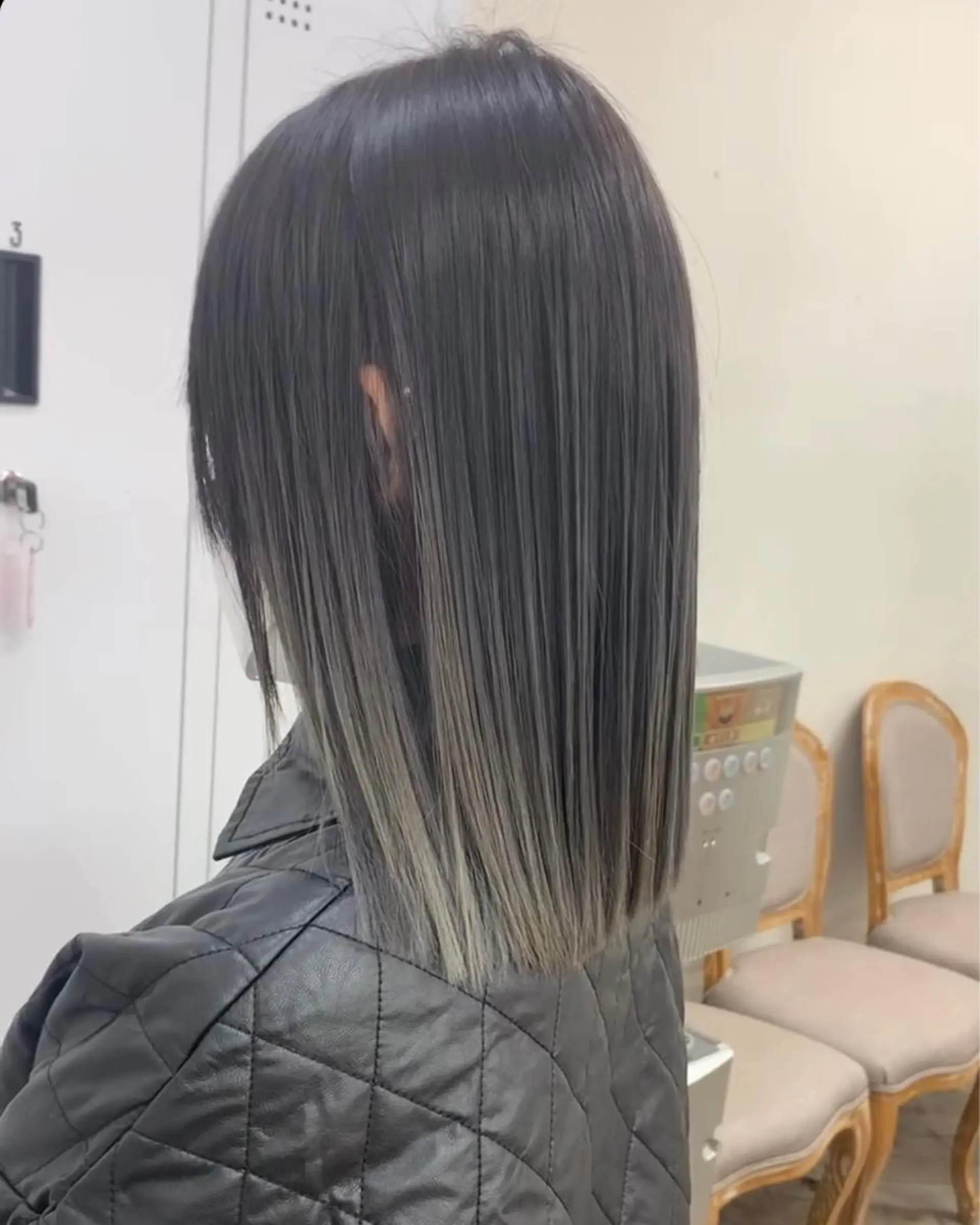 ミディアム カラー バレイヤージュ レイヤーカット AKKA所属・セイヤ セイヤのヘアスタイル