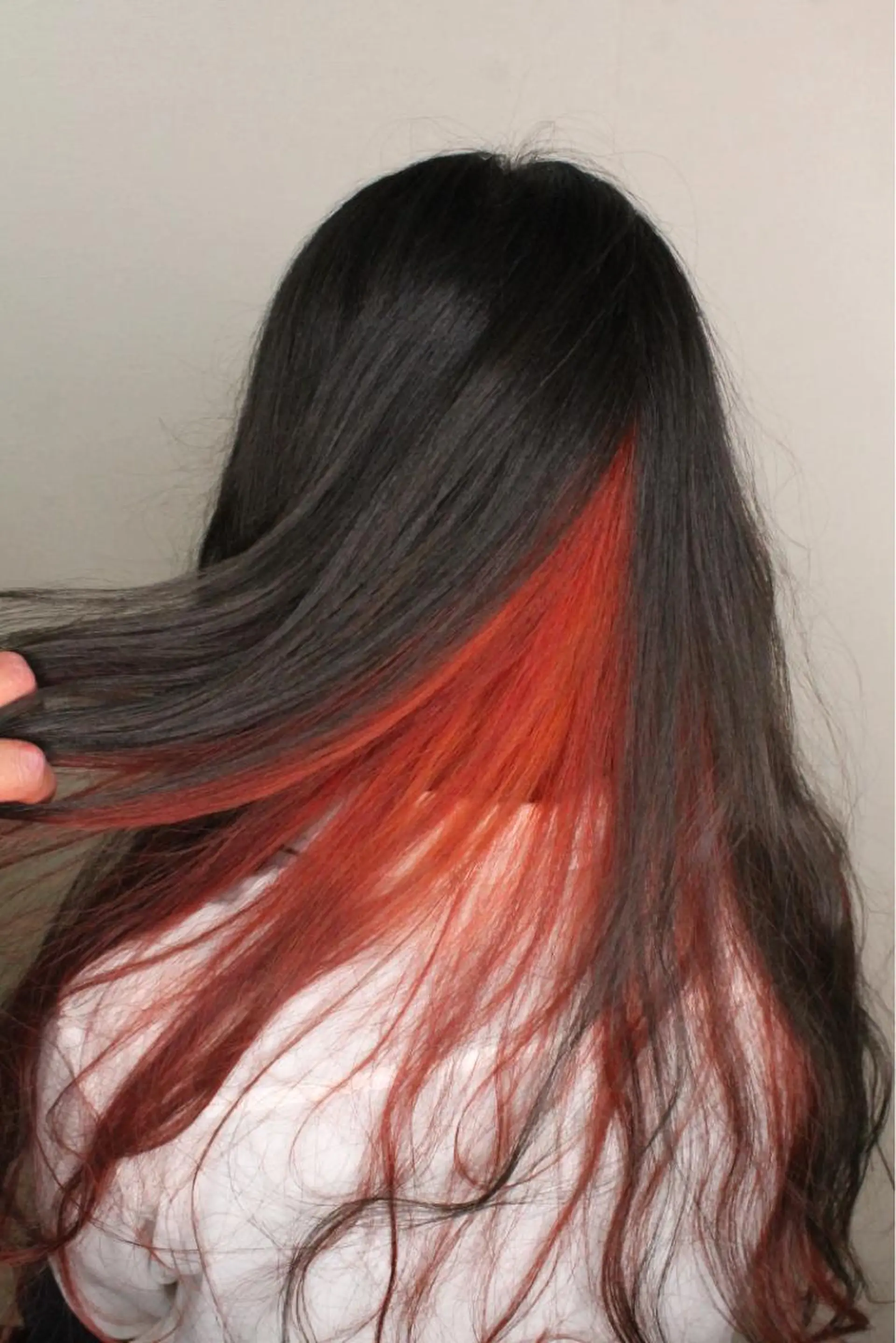 ロング カラー インナーカラー クオルシアカラー レッドカラー ヲタクに美容室は難しい。所属・縮毛矯正&髪質改善 ⭐️OGUのヘアスタイル