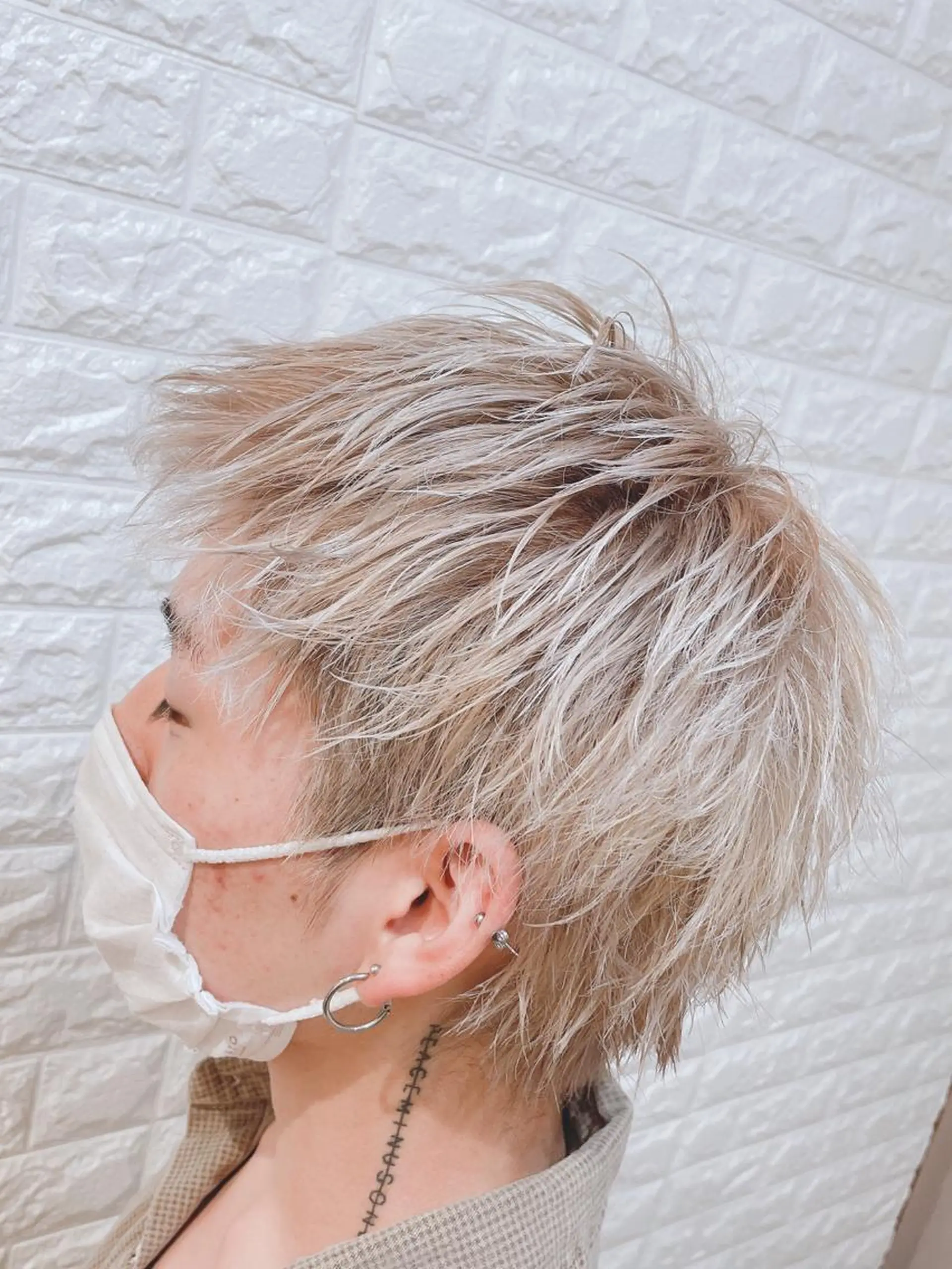 カラー メンズ メンズブリーチ ブリーチ ヘアカラー トリートメント 福森 みずきのヘアスタイル