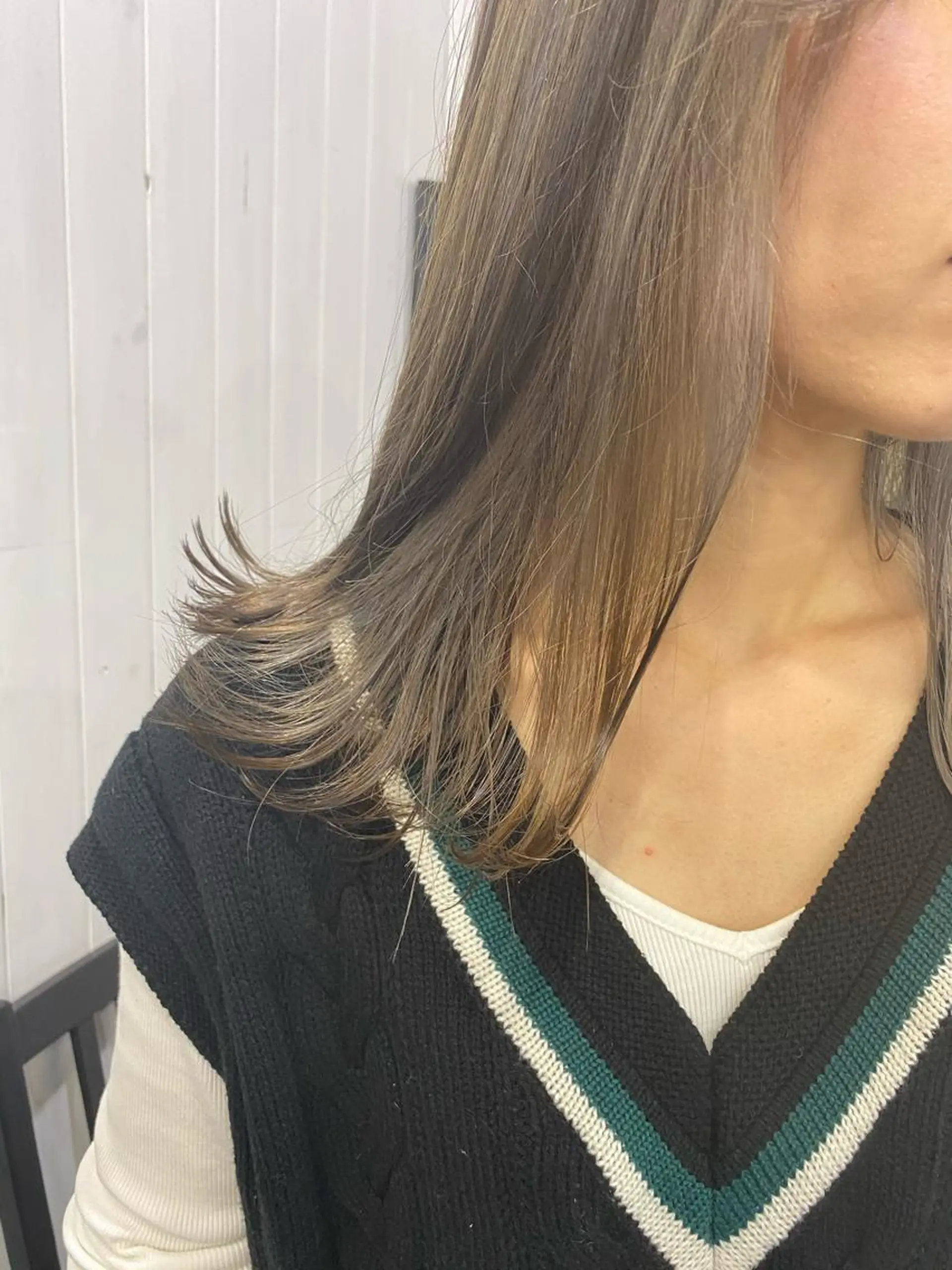 セミロング ハイライト 榎園 由美のヘアスタイル