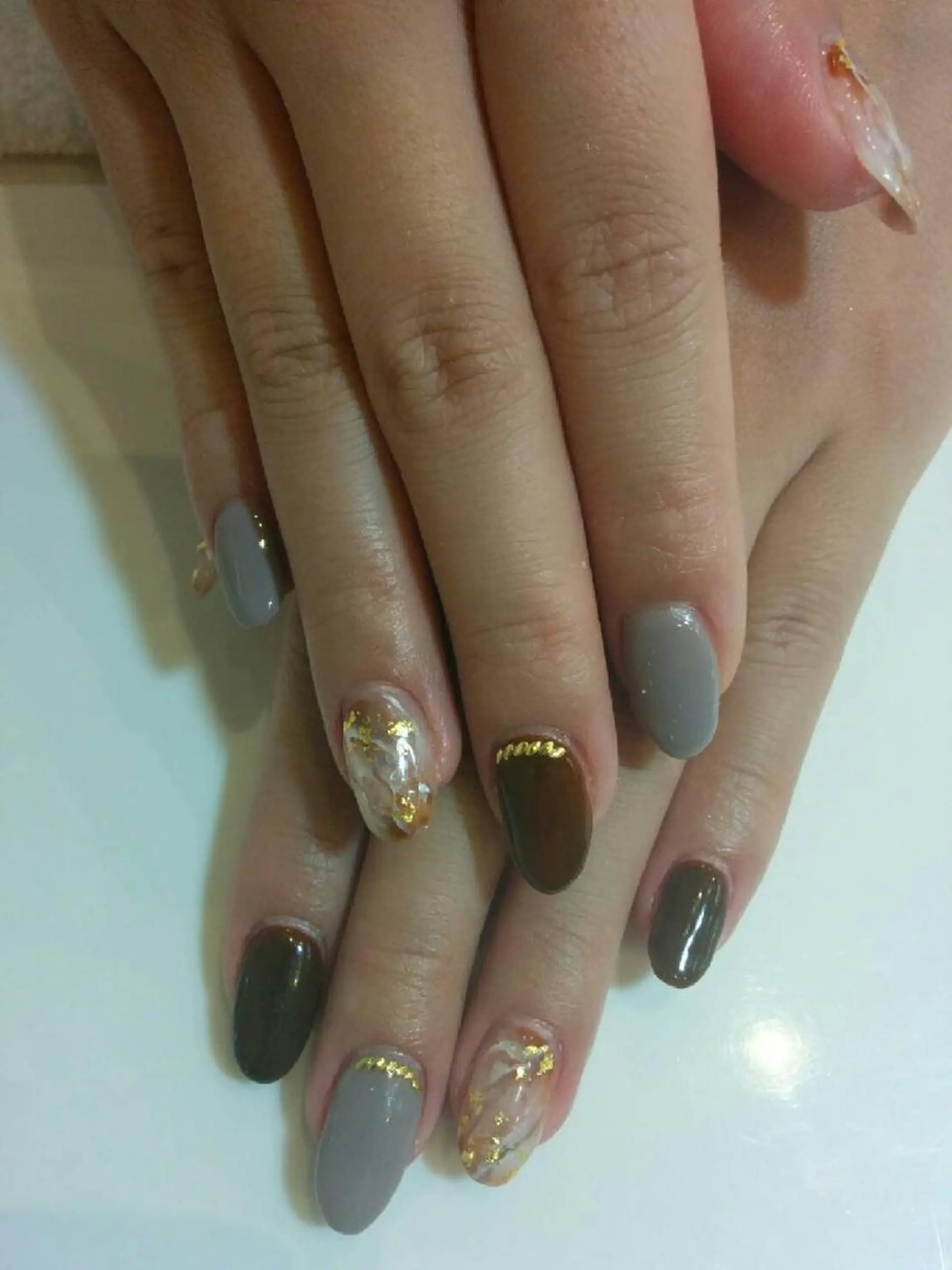 ネイル エステとネイル ローズコンフォートのネイルデザイン