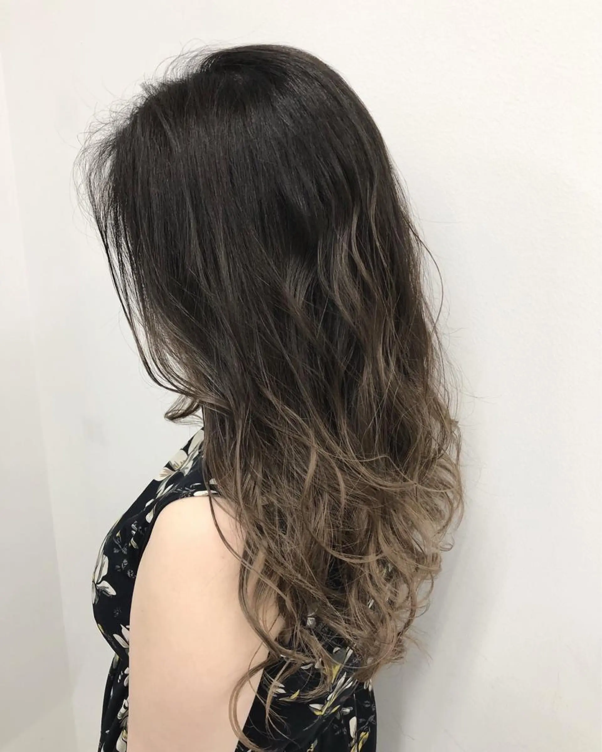セミロング カラー パーマ ヘアアレンジ グラデーションカラー 【公式】amble luxe池袋東口🩷のヘアスタイル