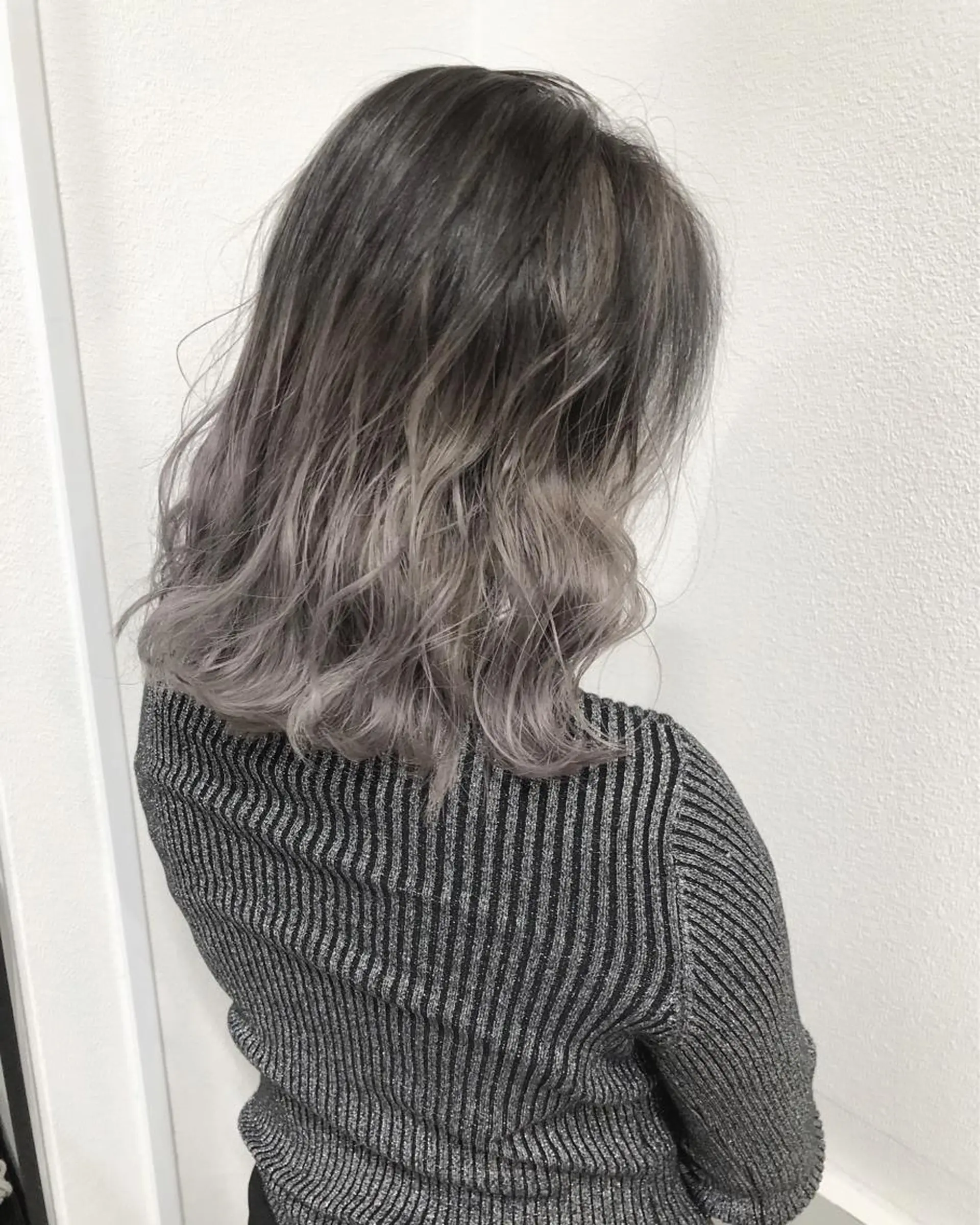 ミディアム カラー ヘアアレンジ グラデーションカラー ハイライトカラー ラベンダーカラー ラベンダーグレー ハイライト ヘアカラー トリートメント GiseL天神カラー 髪質改善/ブリーチのヘアスタイル