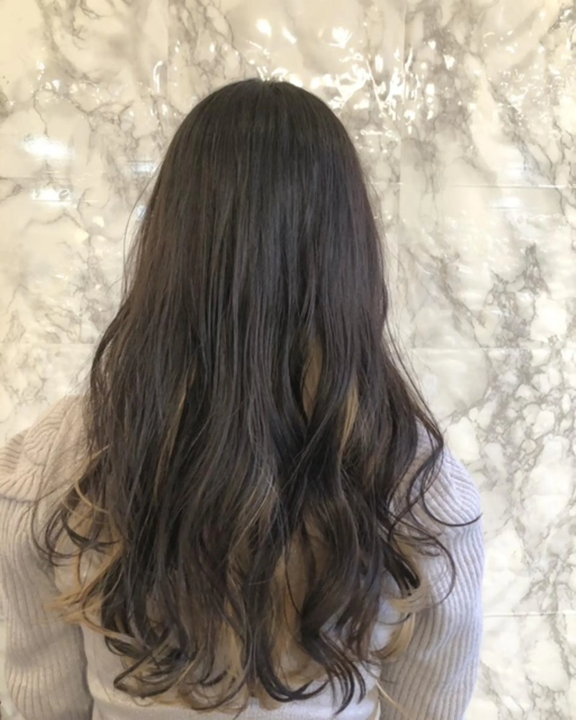 ロング カラー ベージュカラー インナーカラー ロング 東中野🥇美容室 FLOW東中野店のヘアスタイル