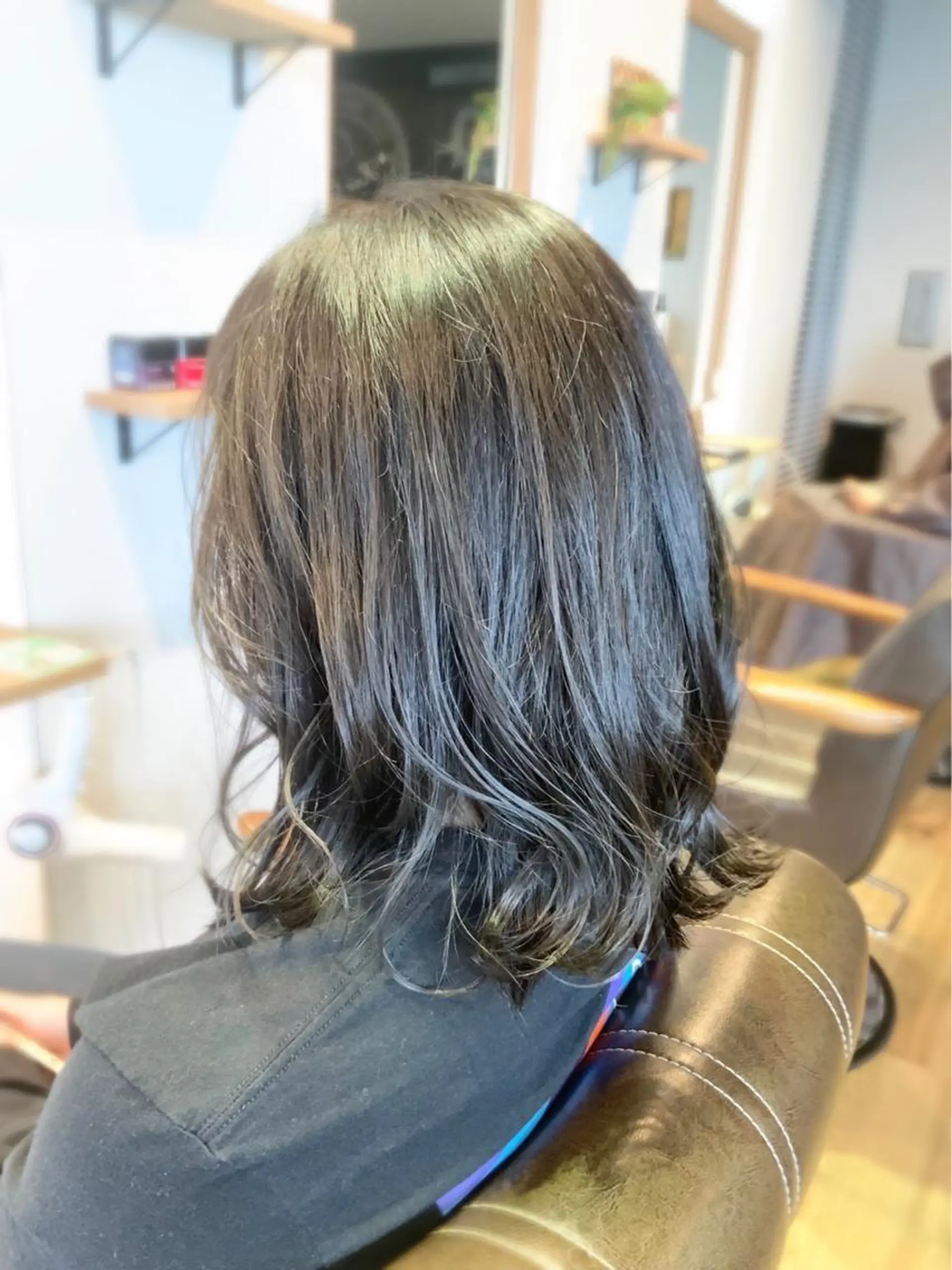 ミディアム カラー グレージュ 堀 望美のヘアスタイル