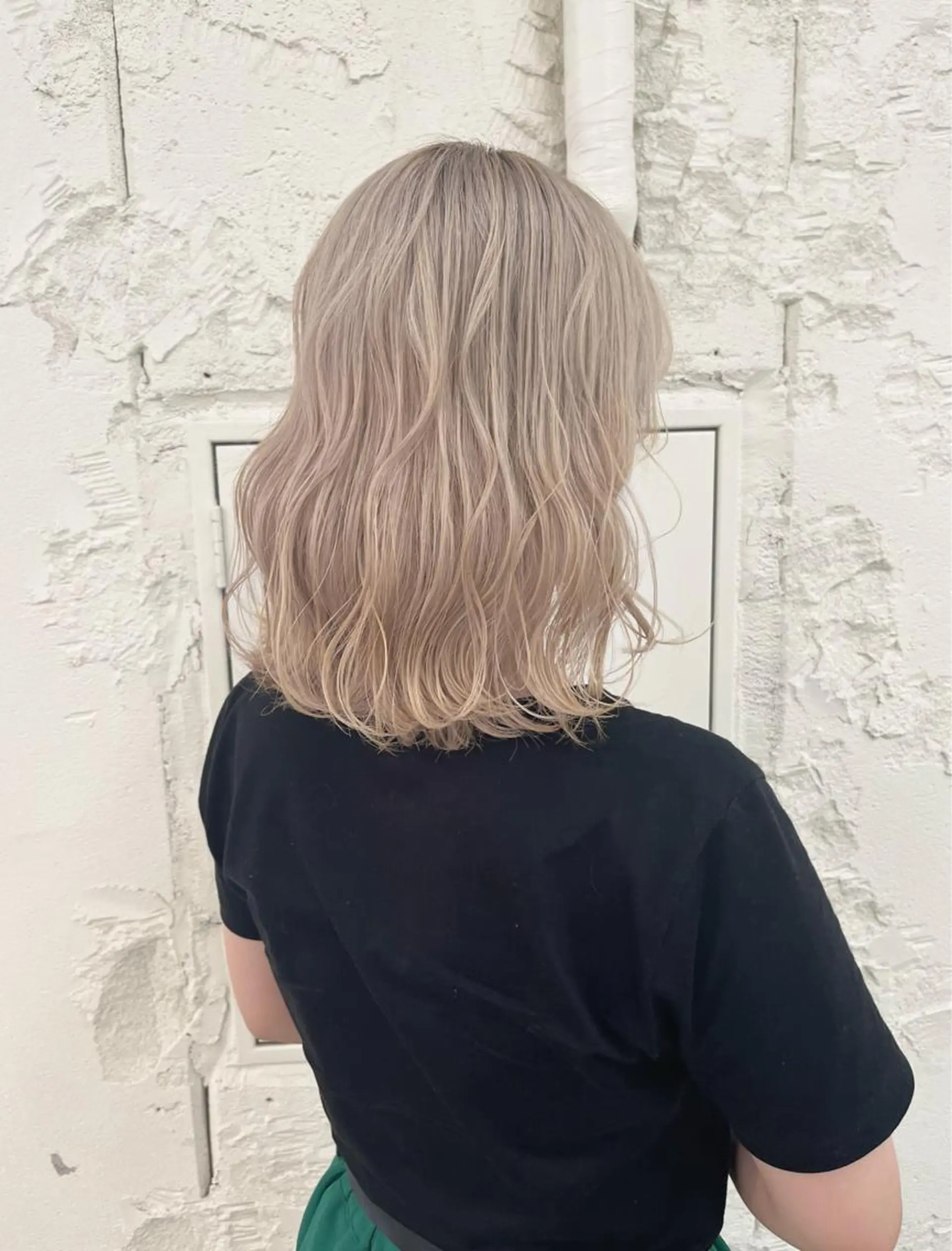 ミディアム カラー ブロンド ハイトーン🦢 Natsumiのヘアスタイル