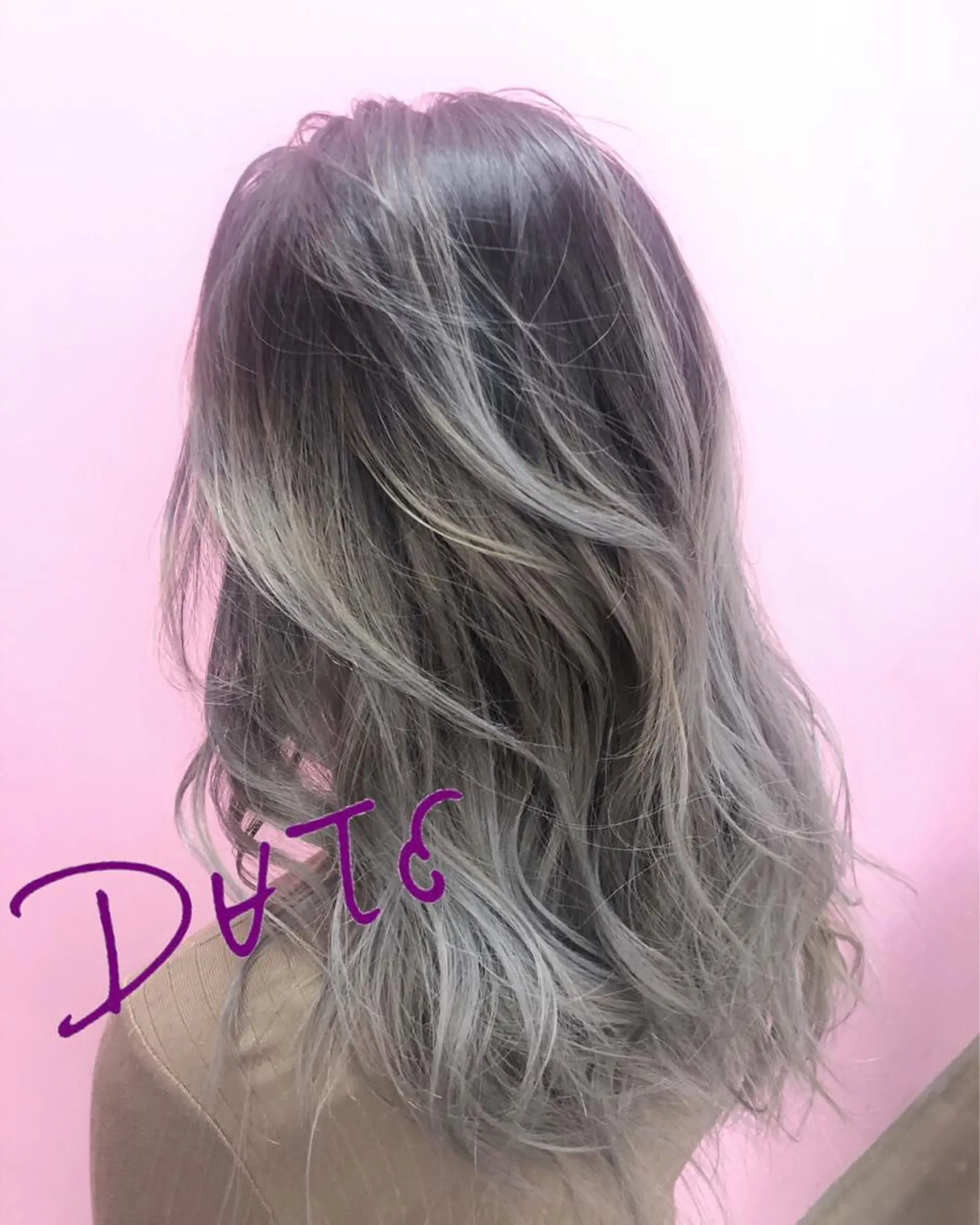 ロング カラー パーマ ヘアアレンジ メンズ キッズ ネイル マツエク・マツパ メンズブリーチ メンズハイライト 学生（メンズ向け） アッシュ ベージュカラー レイヤー／顔周り 韓国ヘア森田和貴のヘアスタイル