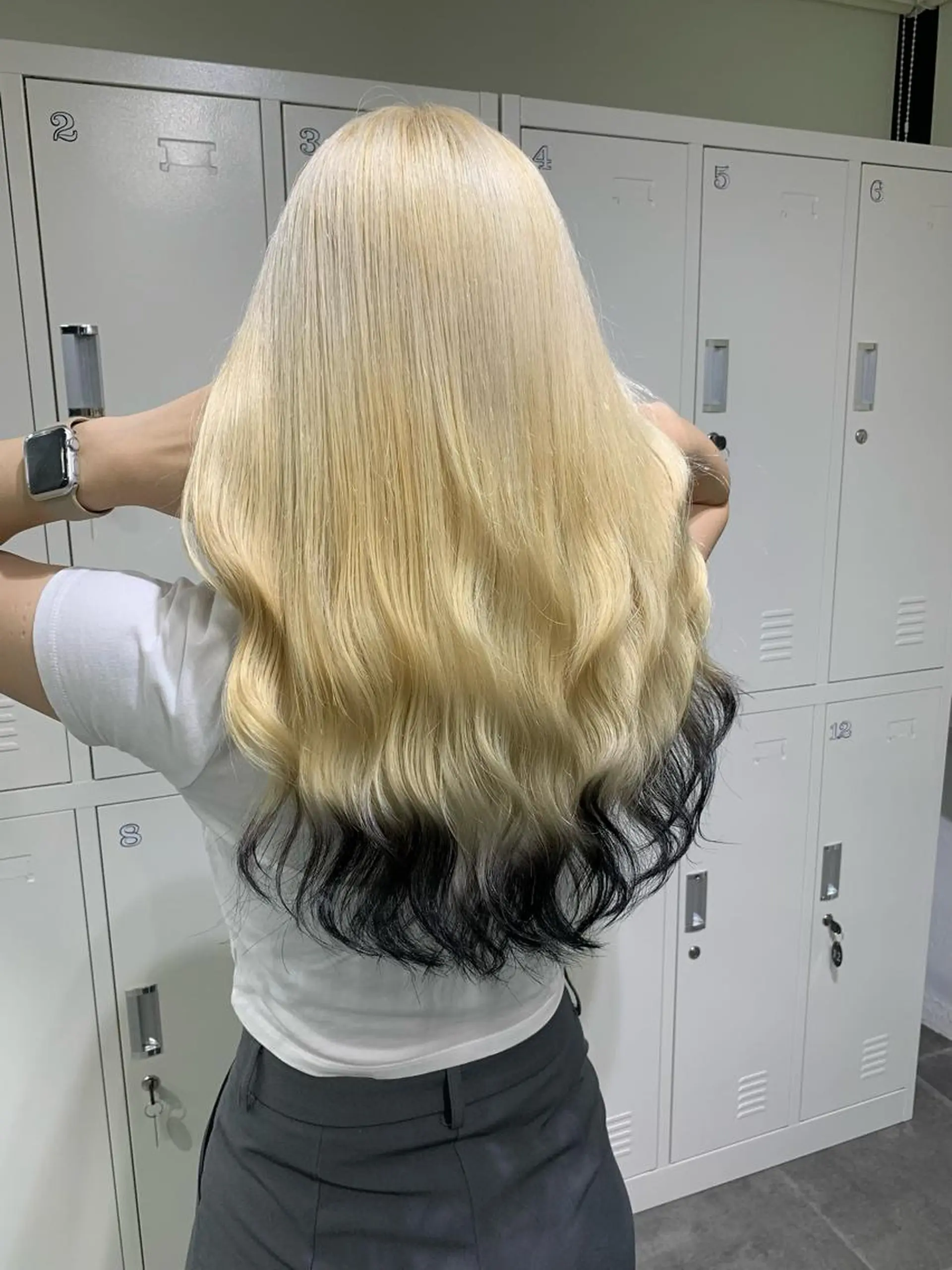 ロング カラー 中性ウルフカット ケアブリーチ/ケイトのヘアスタイル