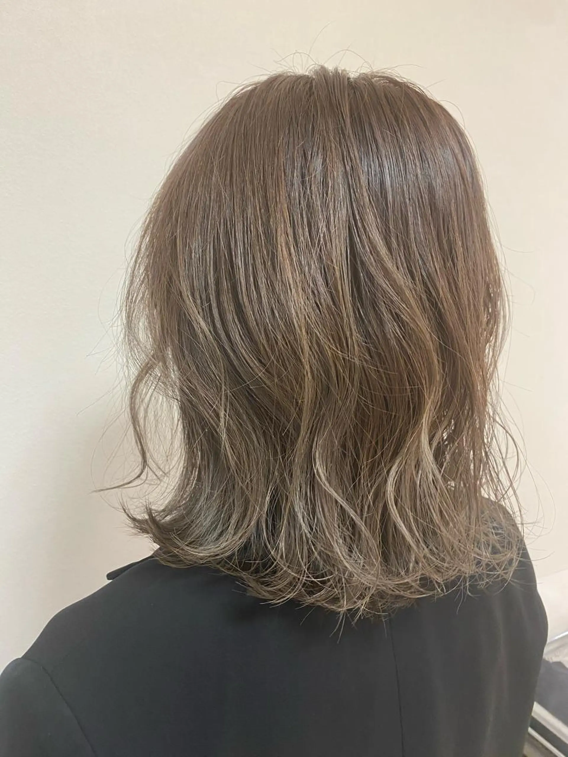 ミディアム カラー 🌈haru🌻 藤沢ハイトーン🌈のヘアスタイル