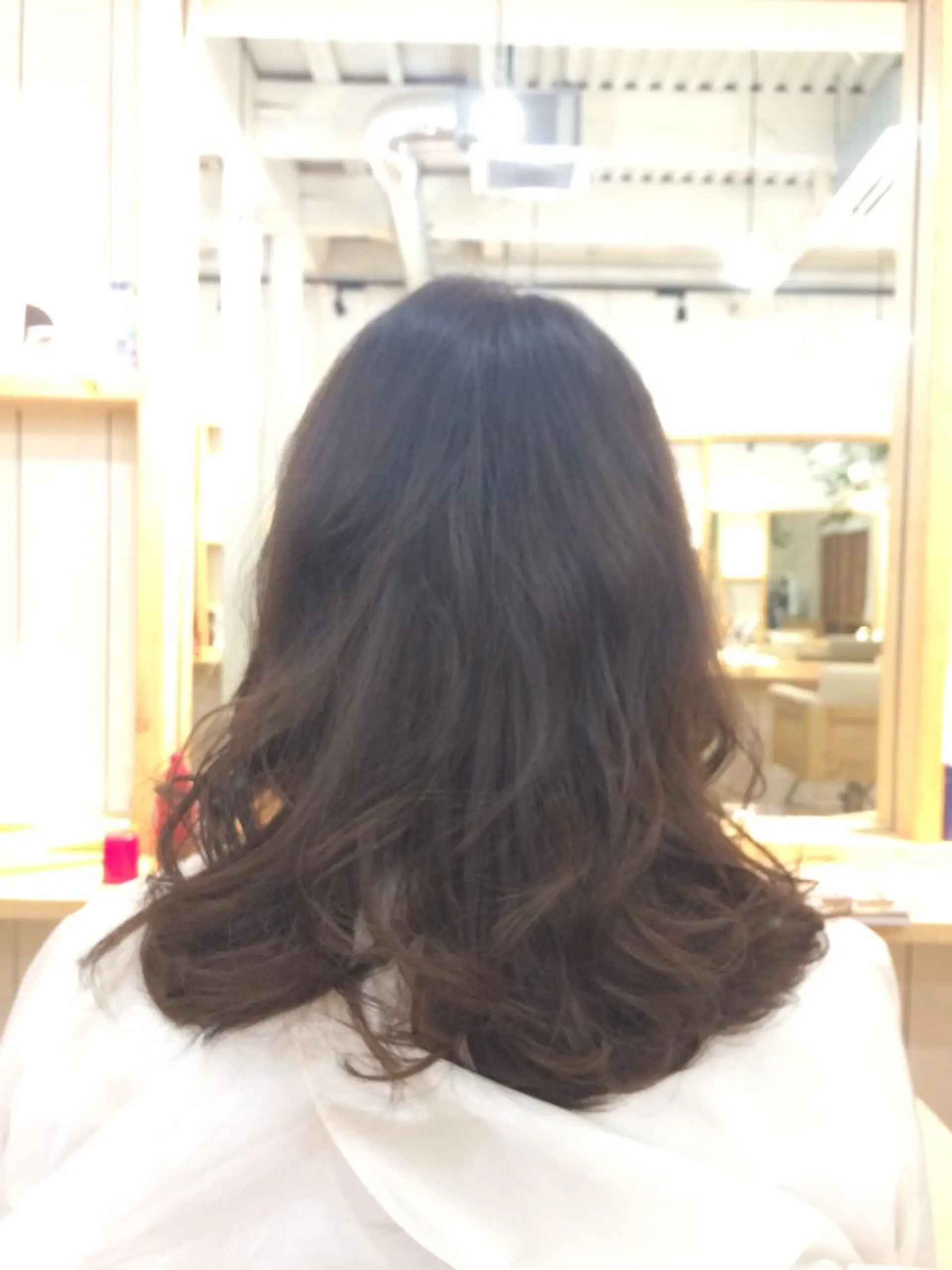 ミディアム カラー DEE okazakiのヘアスタイル