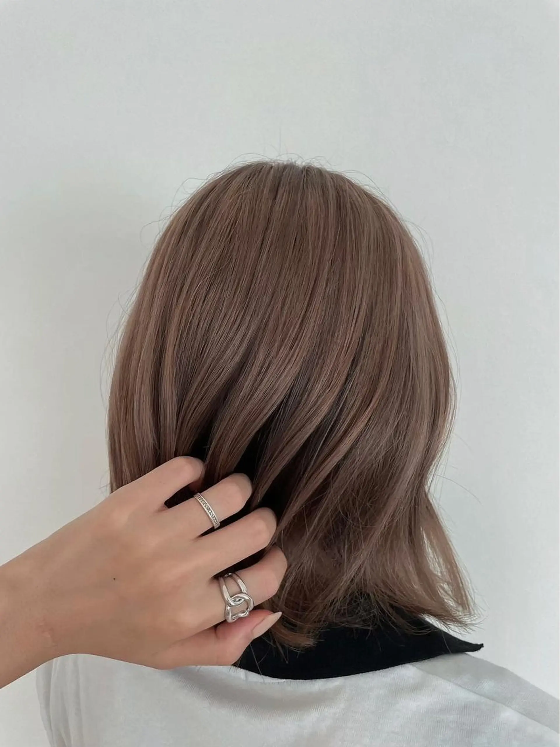 ミディアム カラー 山本 愛華のヘアスタイル