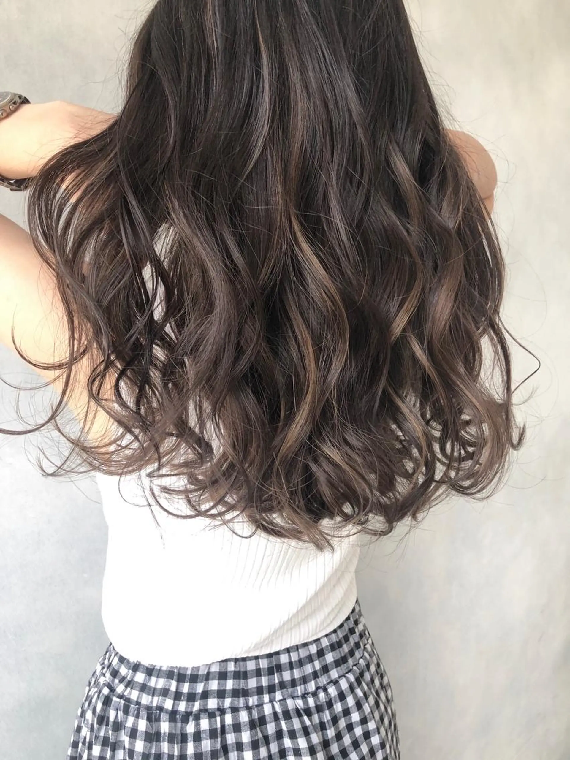 ロング 外国人風カラー ハイライト ヘアカラー トリートメント 小澤大輔 YOLO hairのヘアスタイル