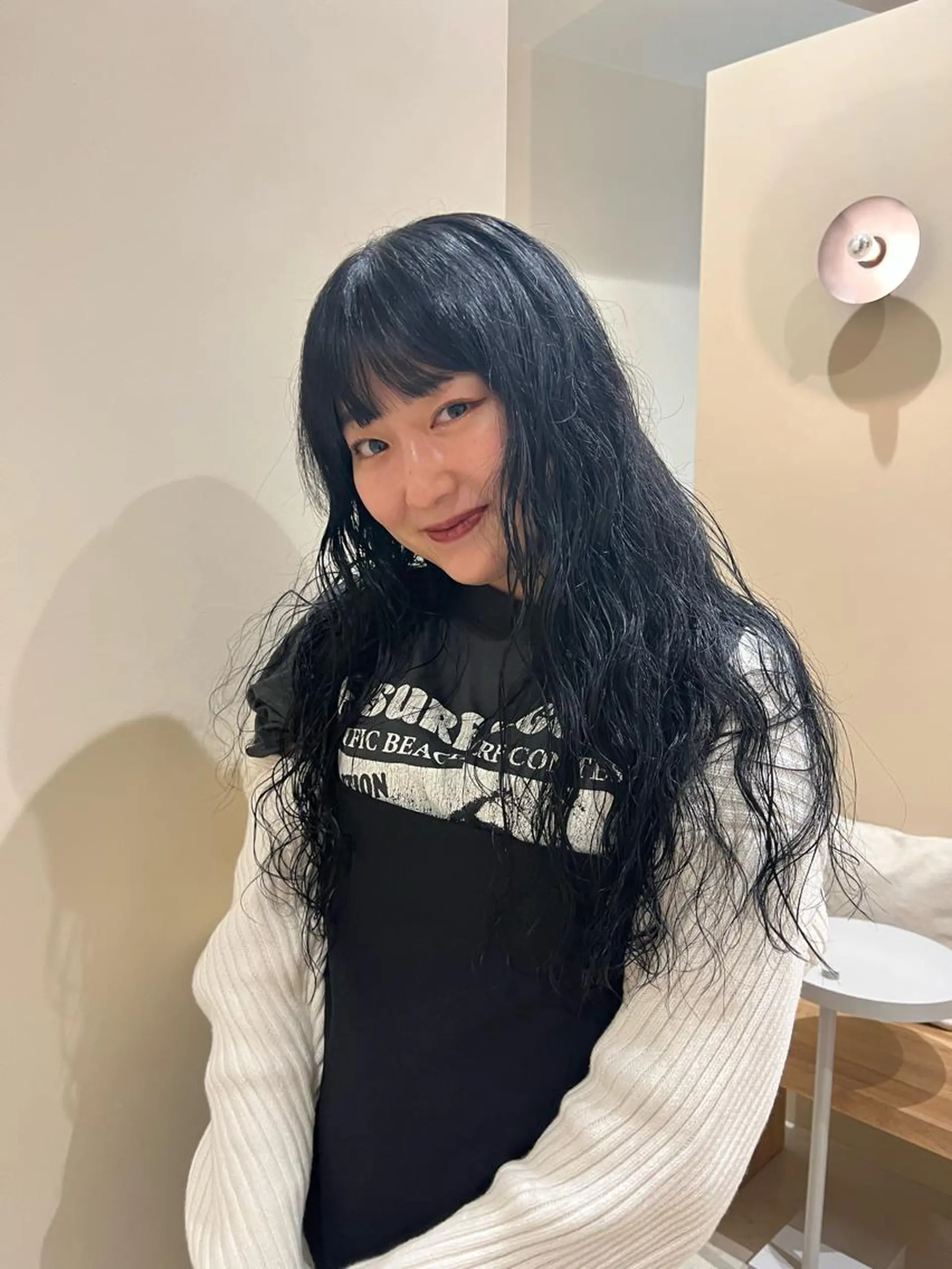 ロング カラー ブルーカラー ネイビーカラー 加藤木麻彩 NEROのヘアスタイル