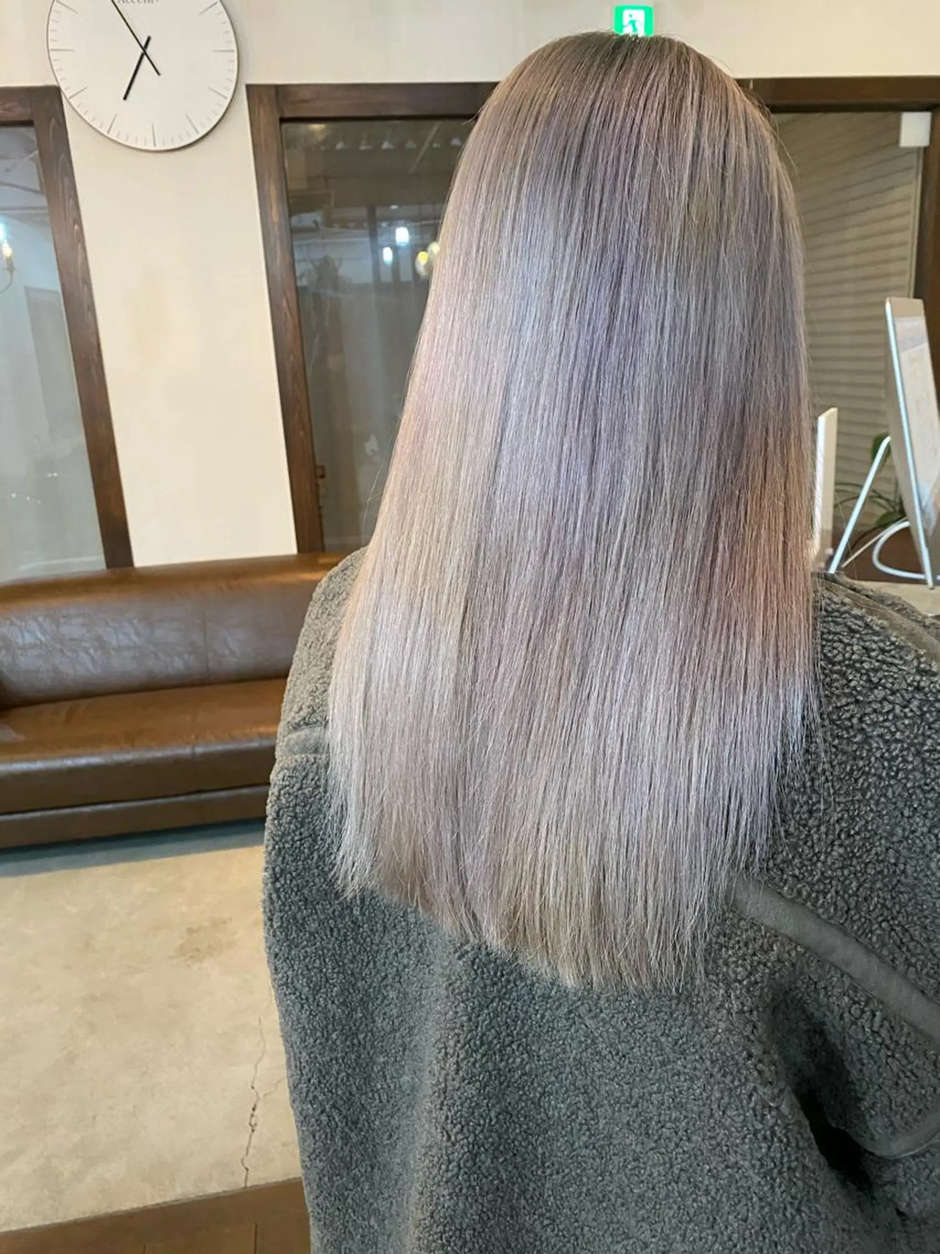 セミロング カラー 吉田 航のヘアスタイル