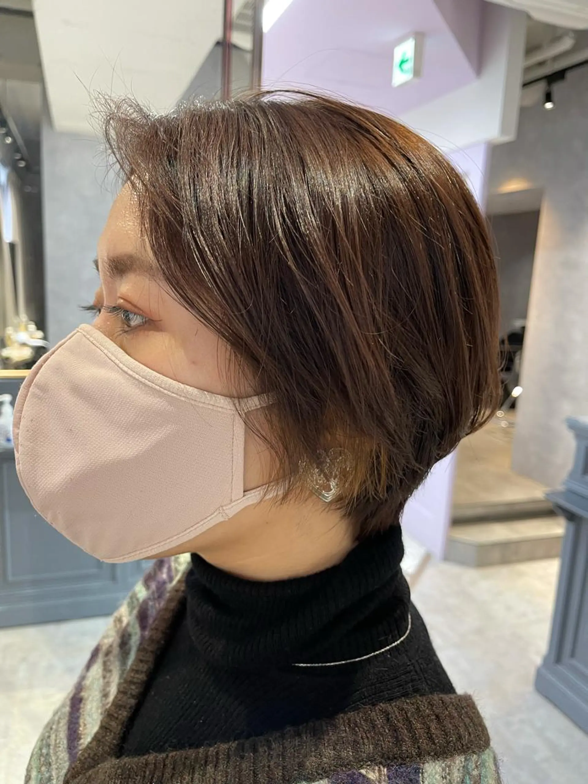 ショート カラー ショートヘア トリートメント オフホワイトアンドなんば所属・福西 洋斗のヘアスタイル