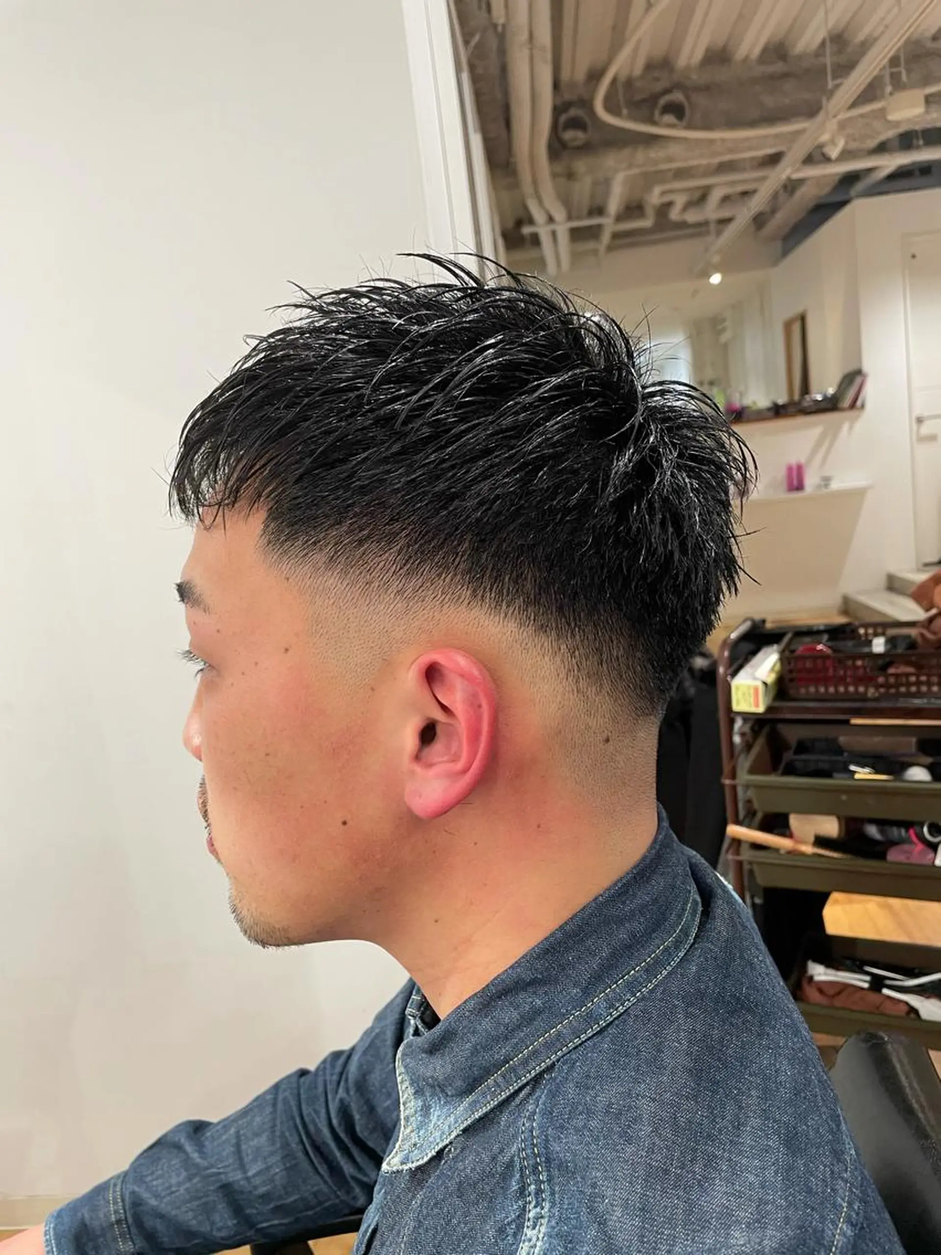 メンズ フェードカット カット ハイトーン髪質改善 家中貴典のヘアスタイル