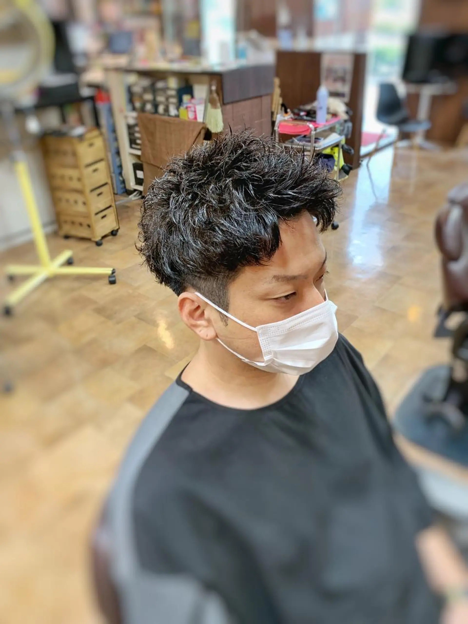 ショート パーマ Laneige 北加賀屋所属・三谷 天兵のヘアスタイル