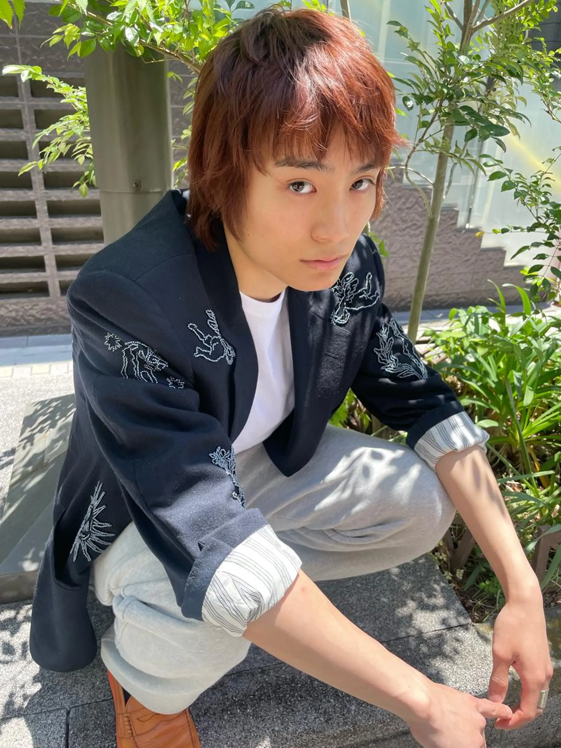 ショート カラー メンズ メンズバレイヤージュ メンズブリーチ センターパート フェードカット メンズハイライト カット ヘアカラー トリートメント スパイラルパーマ 🌐hina⭐️のヘアスタイル