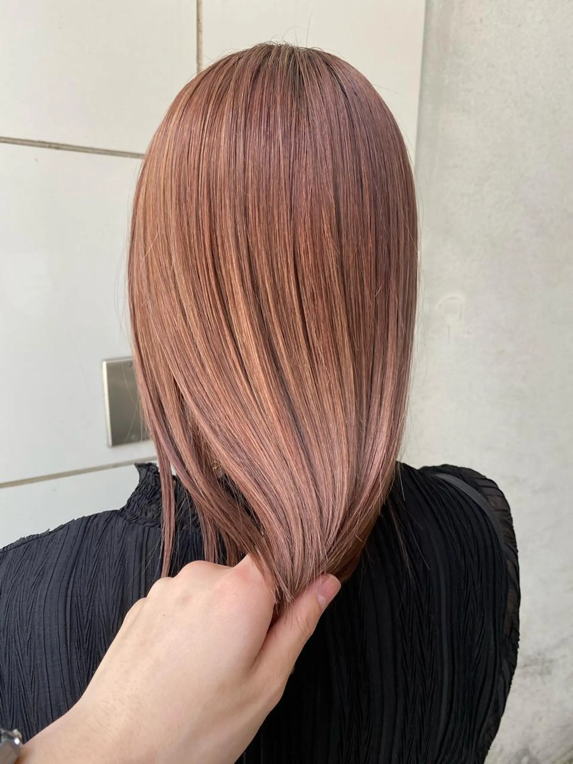 セミロング ハイトーン/ ボブ 中村麟のヘアスタイル