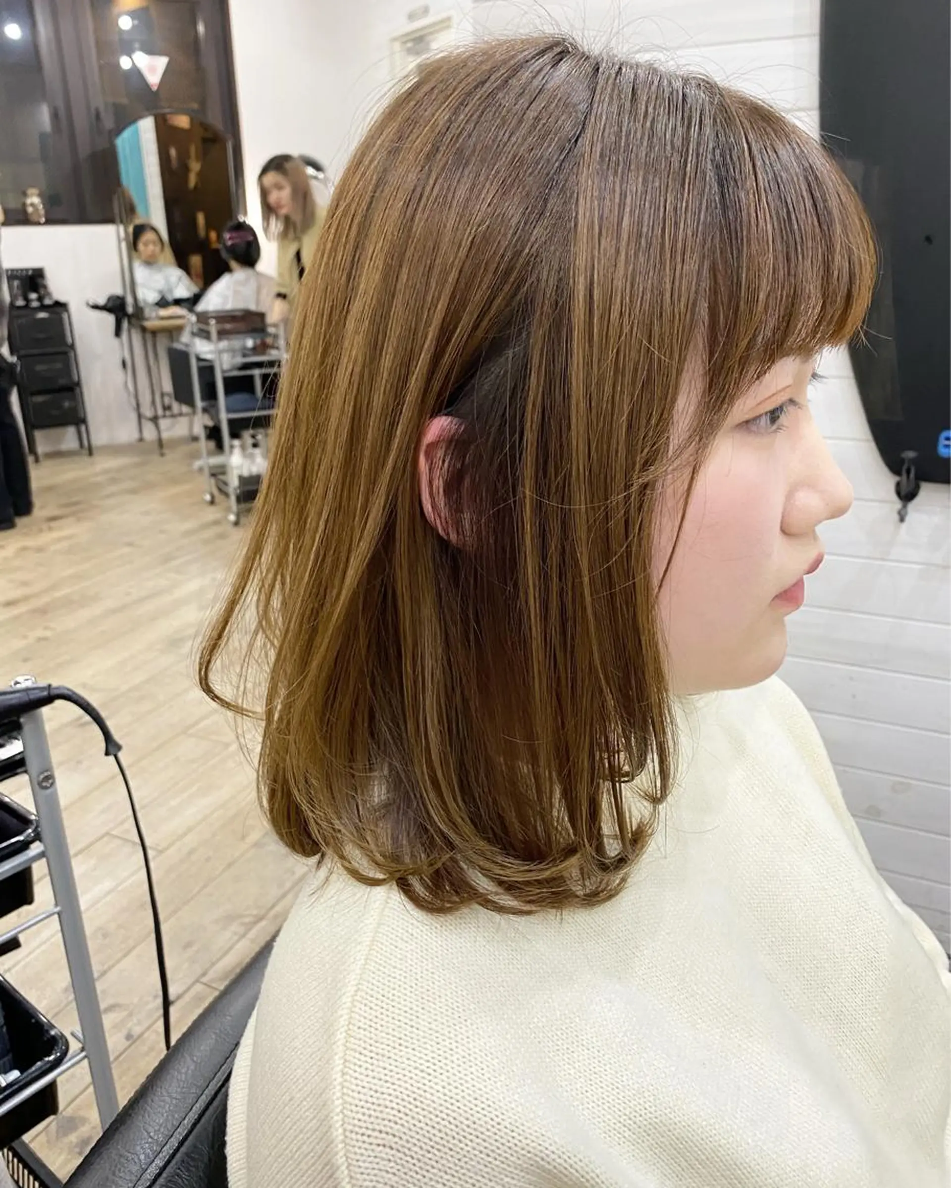 ミディアム ボブ レイヤーカット 榎園 由美のヘアスタイル