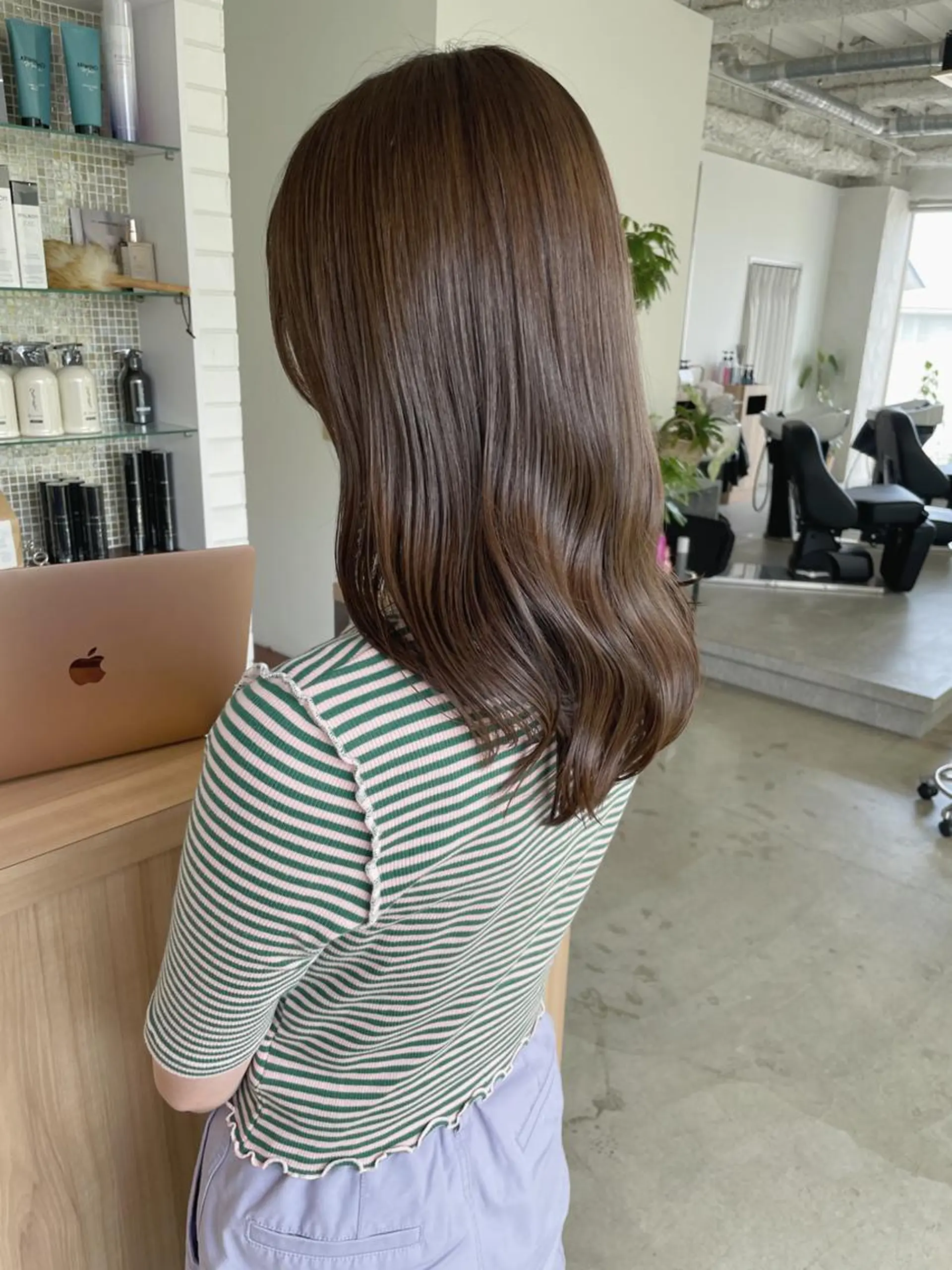 ミディアム カット ヘアカラー 村田 和佳のヘアスタイル