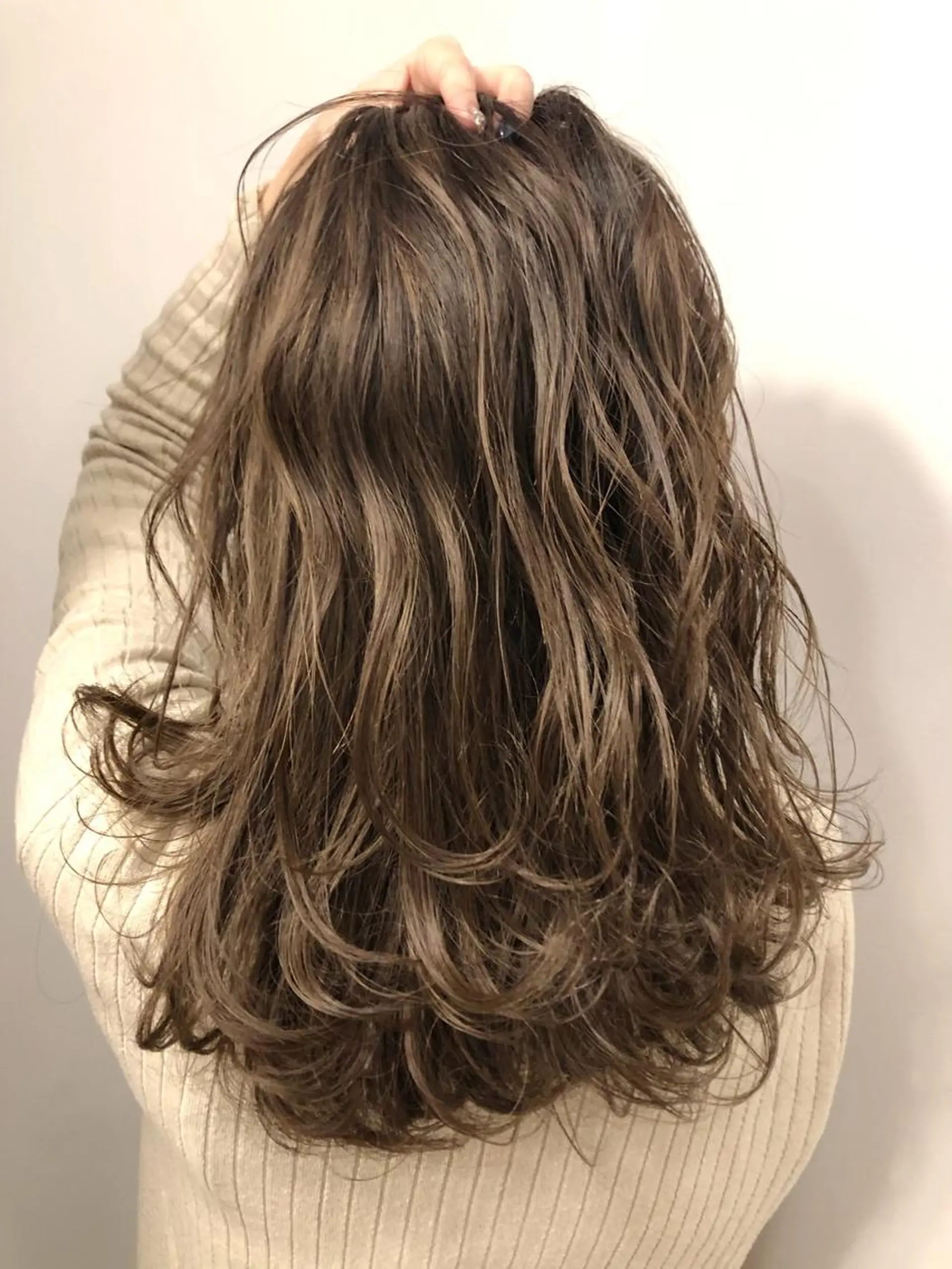 ミディアム カラー 岡田 拓也のヘアスタイル