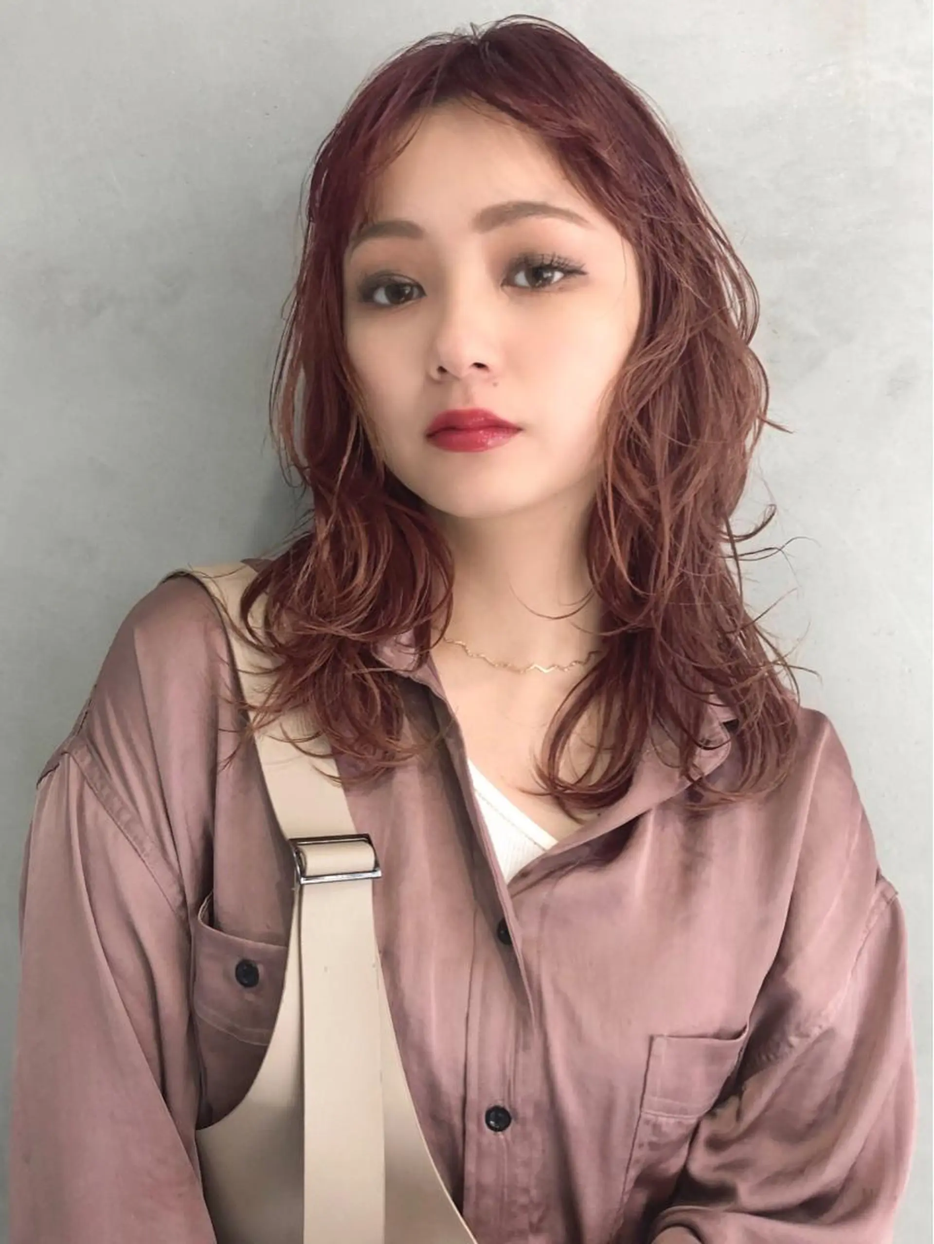 ミディアム カラー ピンクカラー レイヤーカット カット ヘアカラー トリートメント RUKA 美容院×ネイリストのヘアスタイル