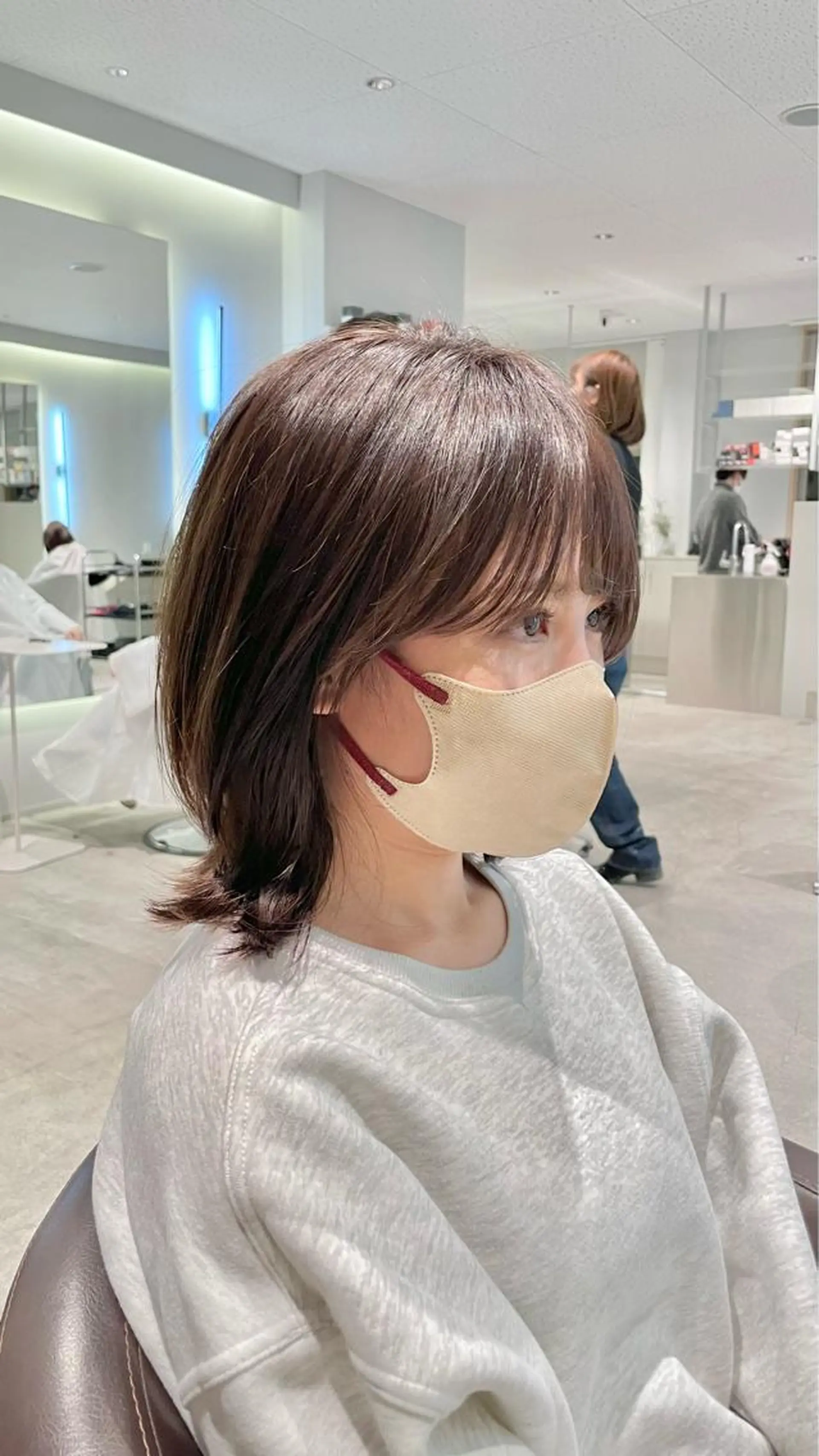 ミディアム カラー 外ハネヘア カット ヘアカラー トリートメント 中村 研介のヘアスタイル