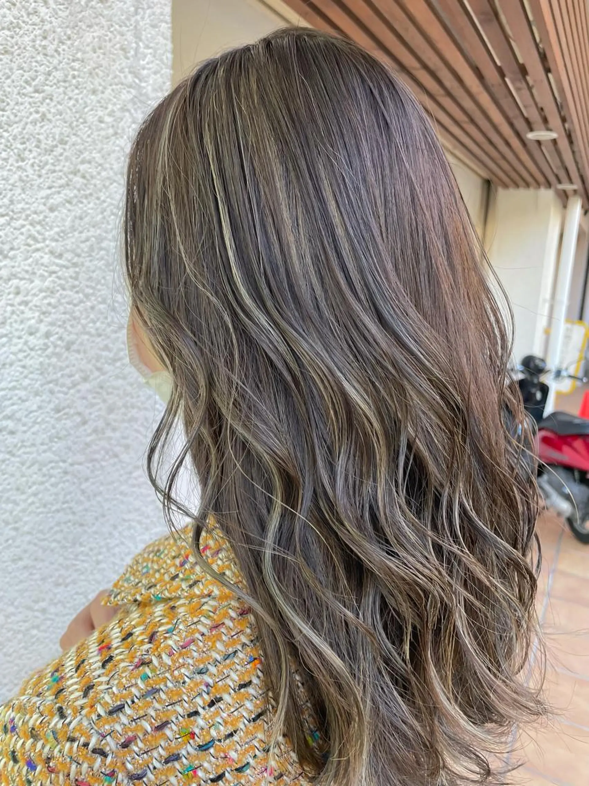 カラー putri 副店長 岸本　拓真のヘアスタイル