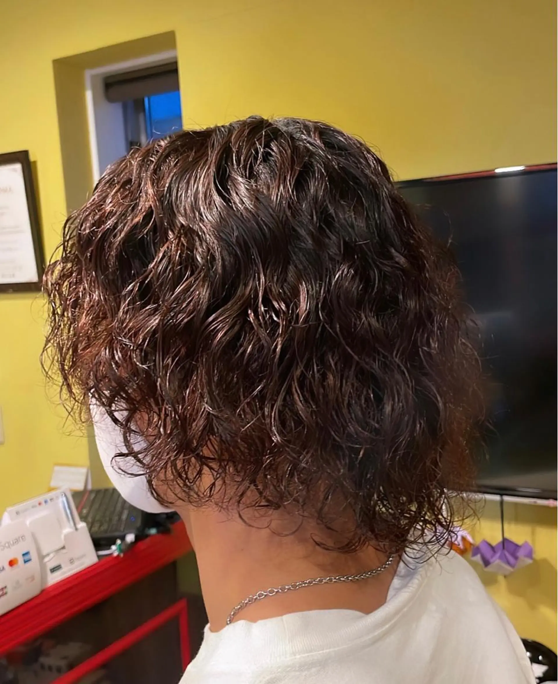 パーマ メンズ メンズパーマ スパイラルパーマ パーマ デザインカラー🏝️ 須賀汐音のヘアスタイル