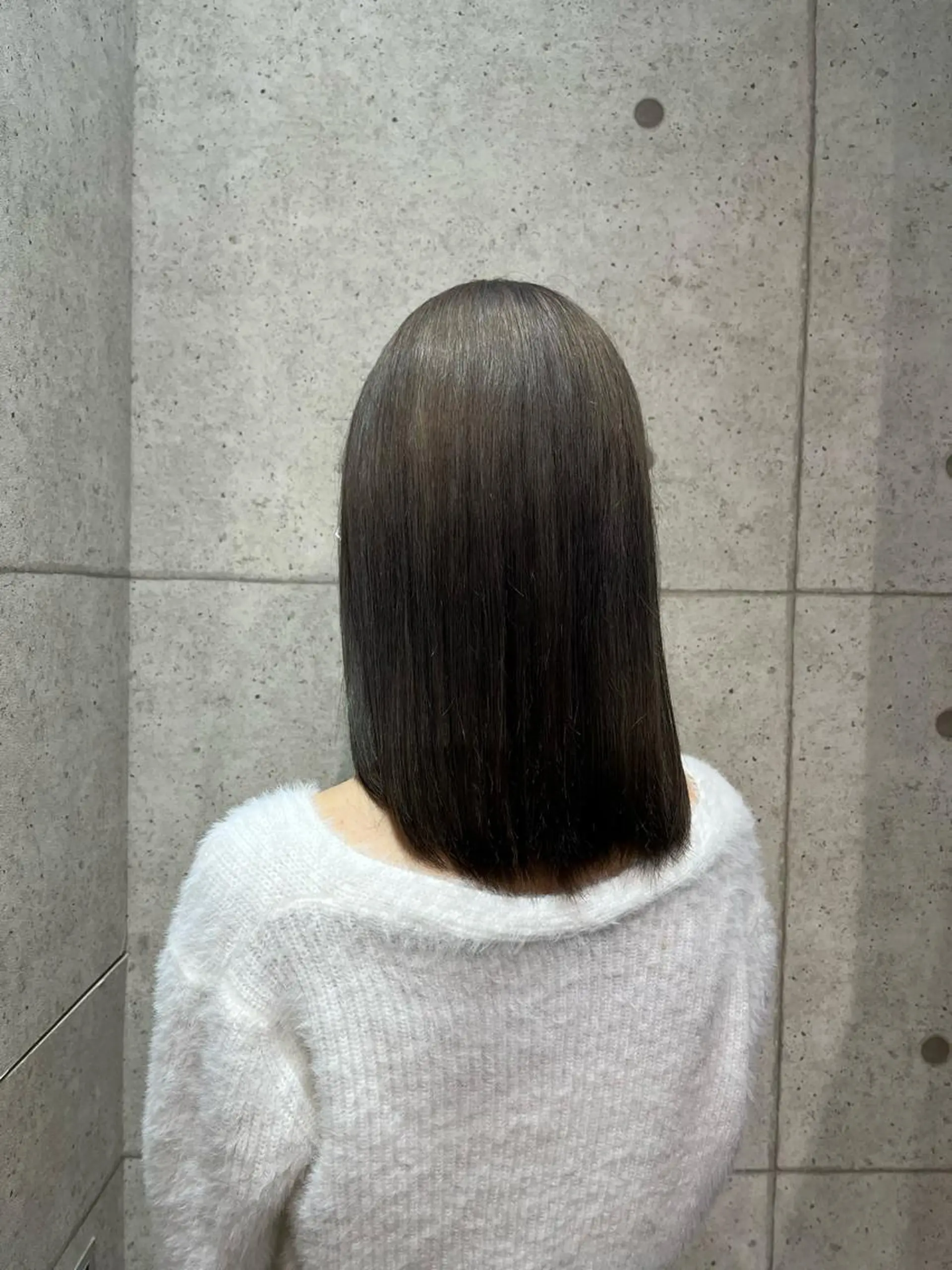 セミロング カラー ブリーチ グレージュ 【透明感カラー‎✨】 中島日菜のヘアスタイル