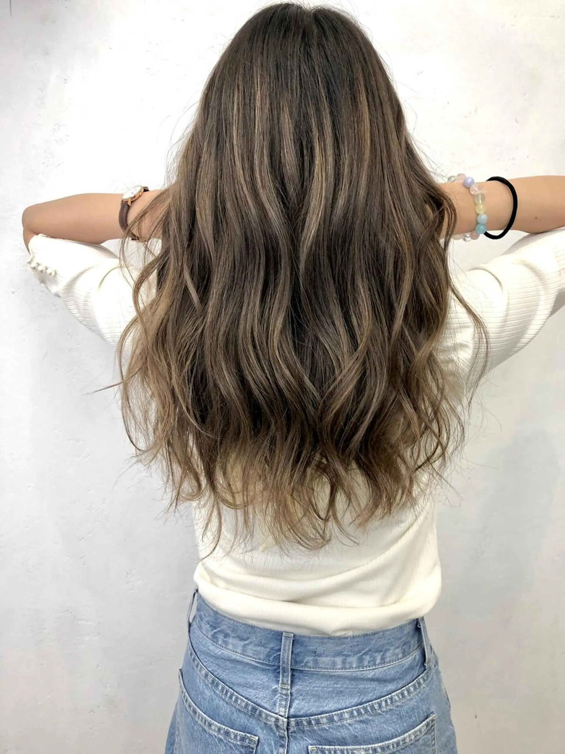 ロング カラー バレイヤージュ ブリーチ レイヤーカット SALOWIN  原宿ash所属・タナカ タクヤのヘアスタイル