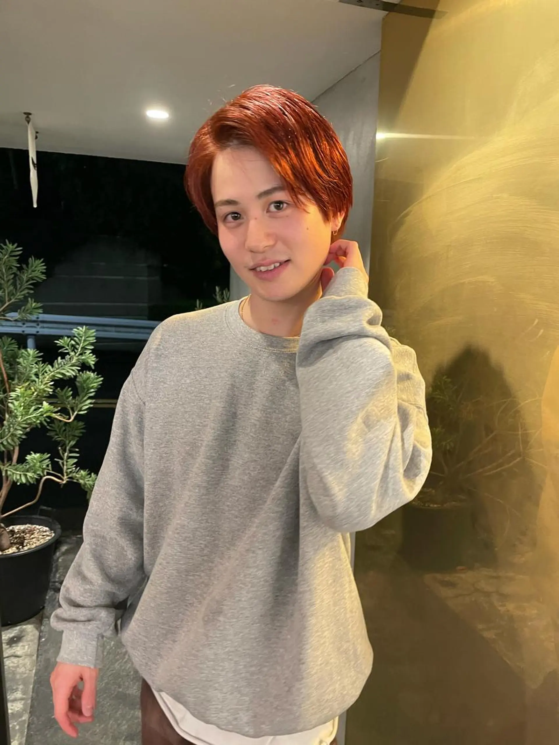 カラー メンズ メンズバレイヤージュ メンズブリーチ センターパート フェードカット メンズハイライト カット ヘアカラー トリートメント ヘアセット スパイラルパーマ 🌐hina⭐️のヘアスタイル