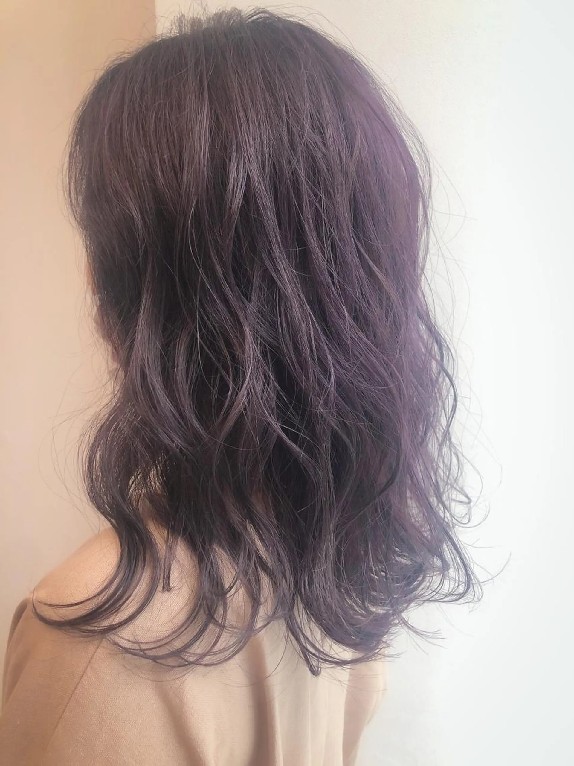 セミロング アッシュ コトネ🫧 韓国風レイヤーカットのヘアスタイル