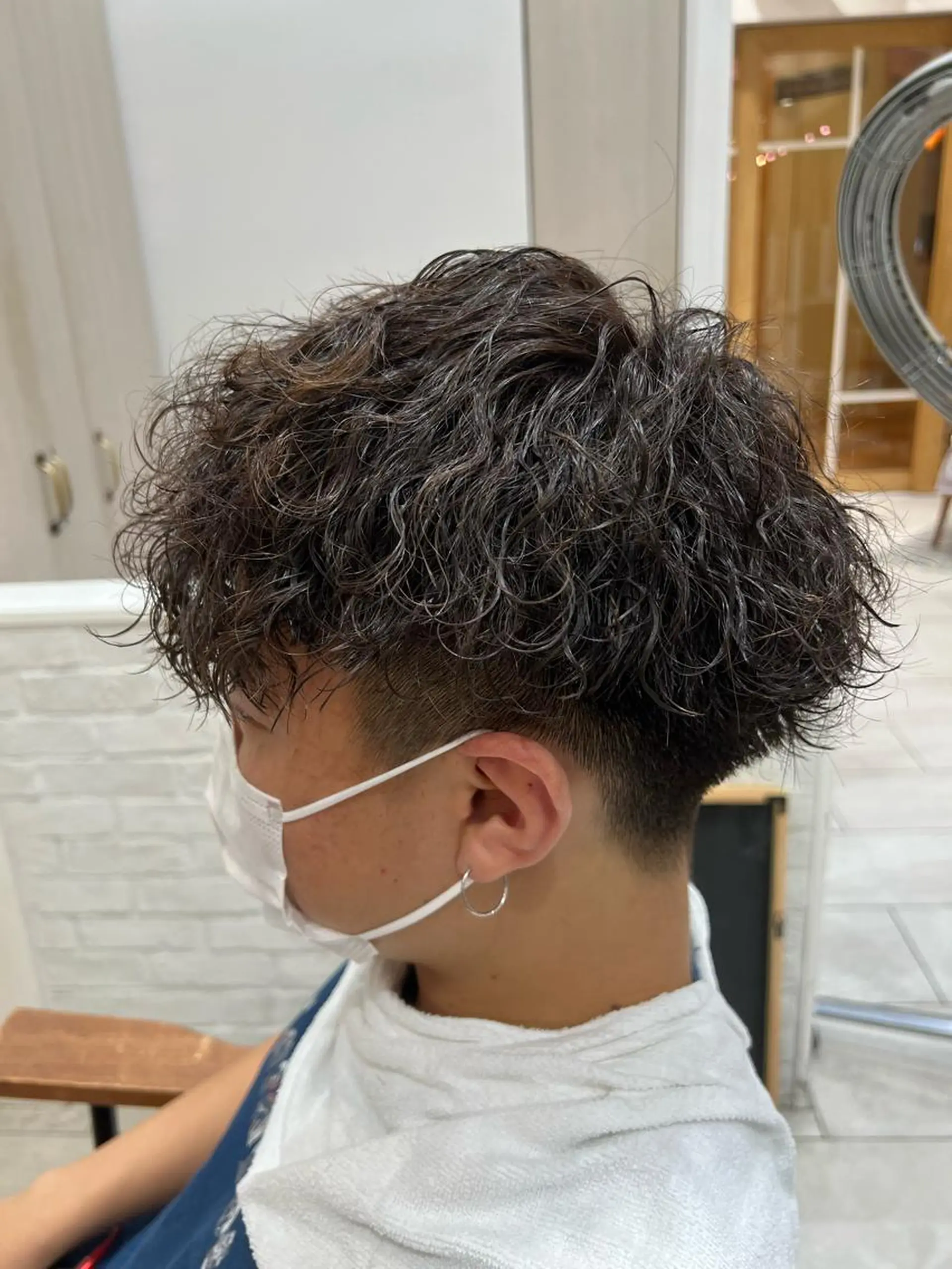 パーマ メンズ カット パーマ ハイトーンカラー 中村優成のヘアスタイル