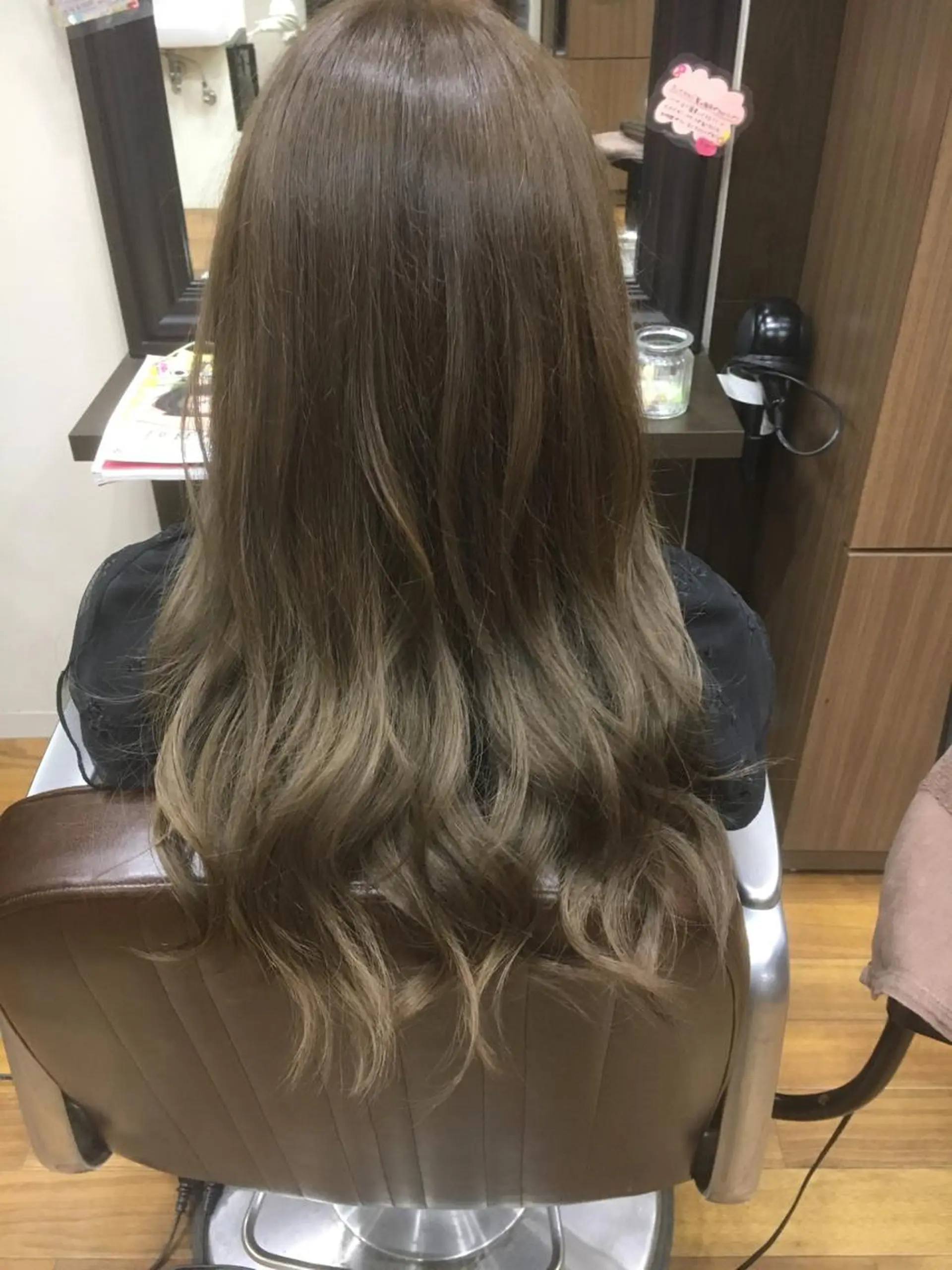 カラー ブリーチ グラデーションカラー グレージュ シェアサロン シエナ所属・東條 克義のヘアスタイル