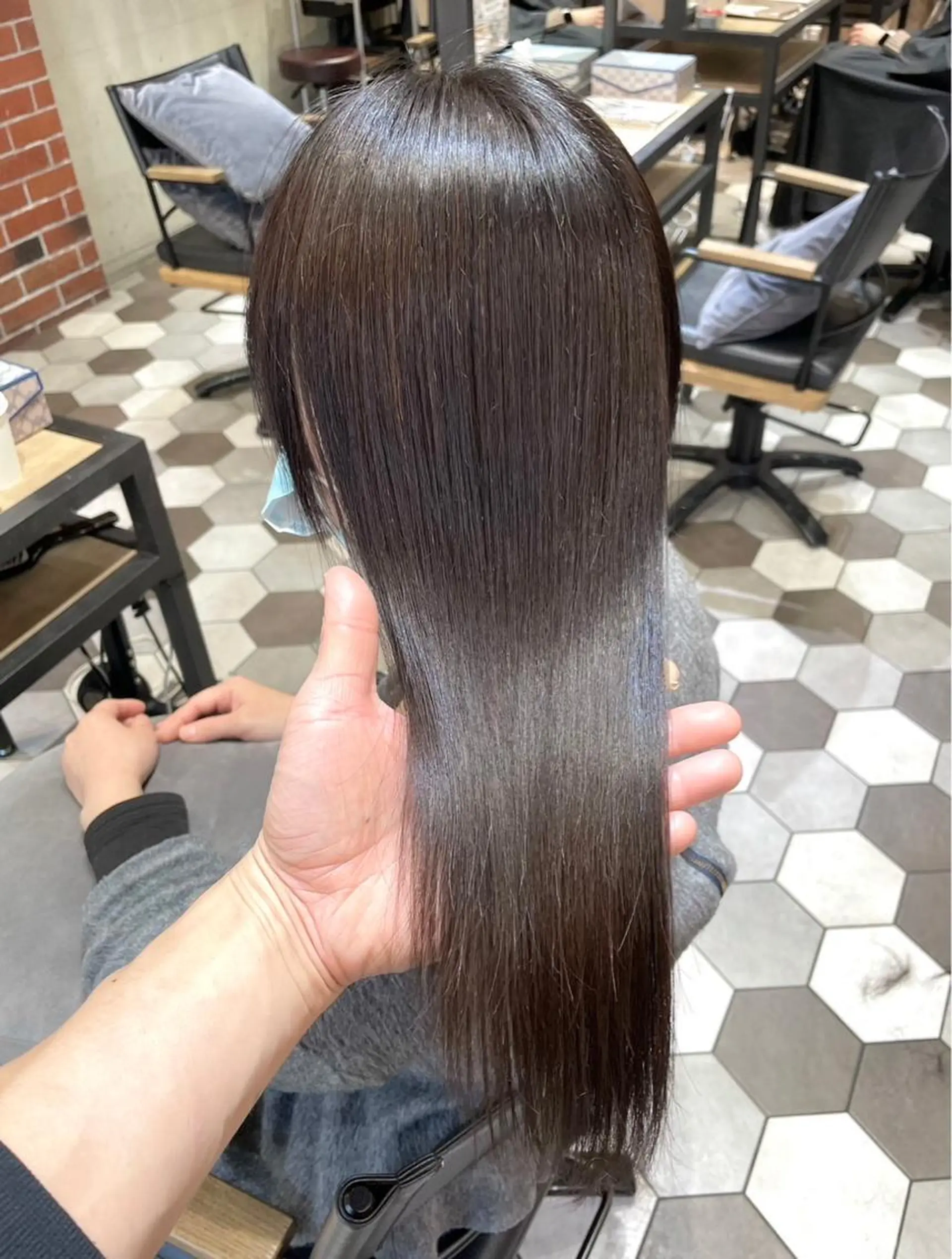 セミロング 髪質改善縮毛矯正🫧 村上蒼生のヘアスタイル