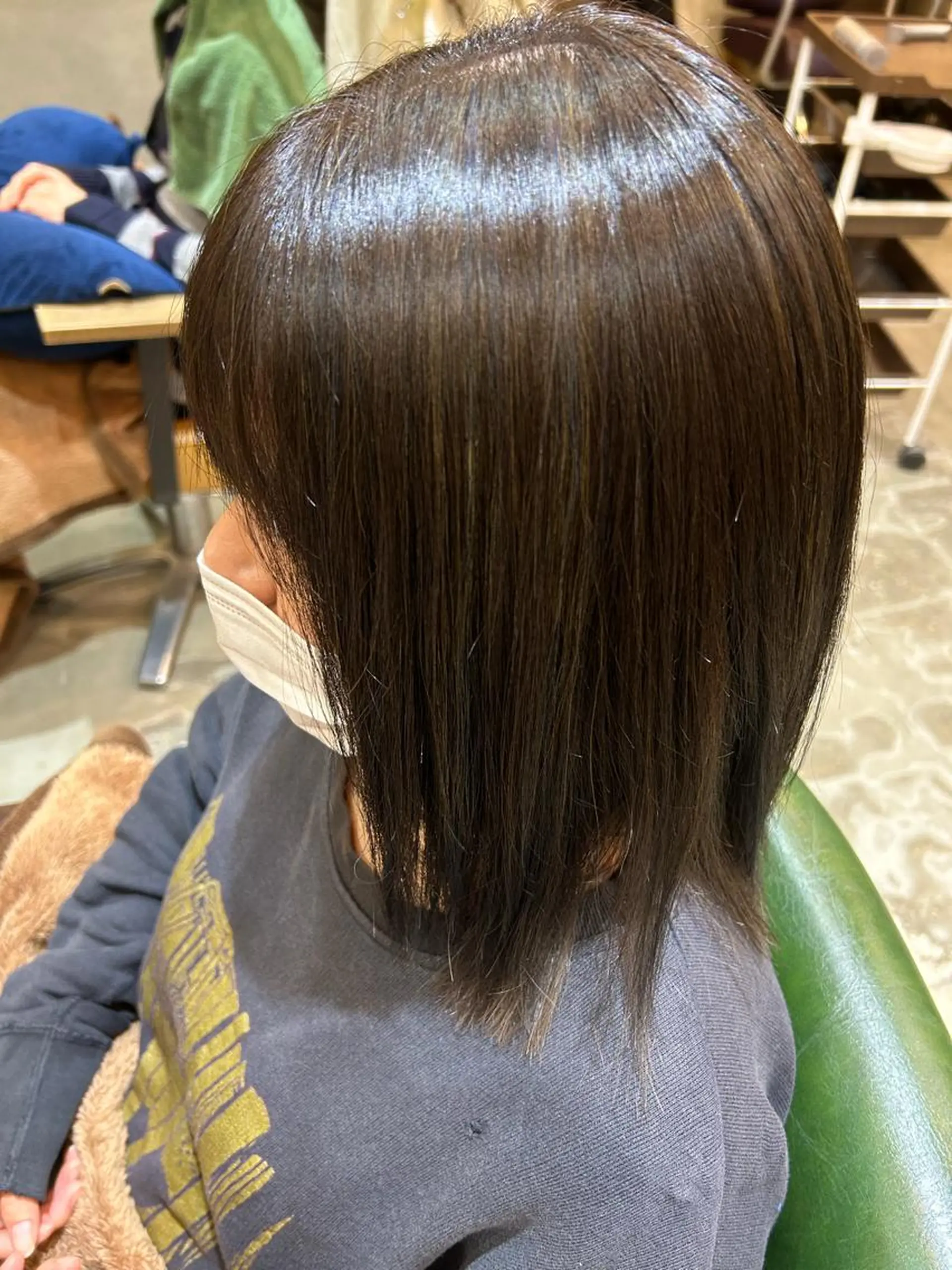 ミディアム カラー カット ヘアカラー トリートメント 若狭 彩花のヘアスタイル