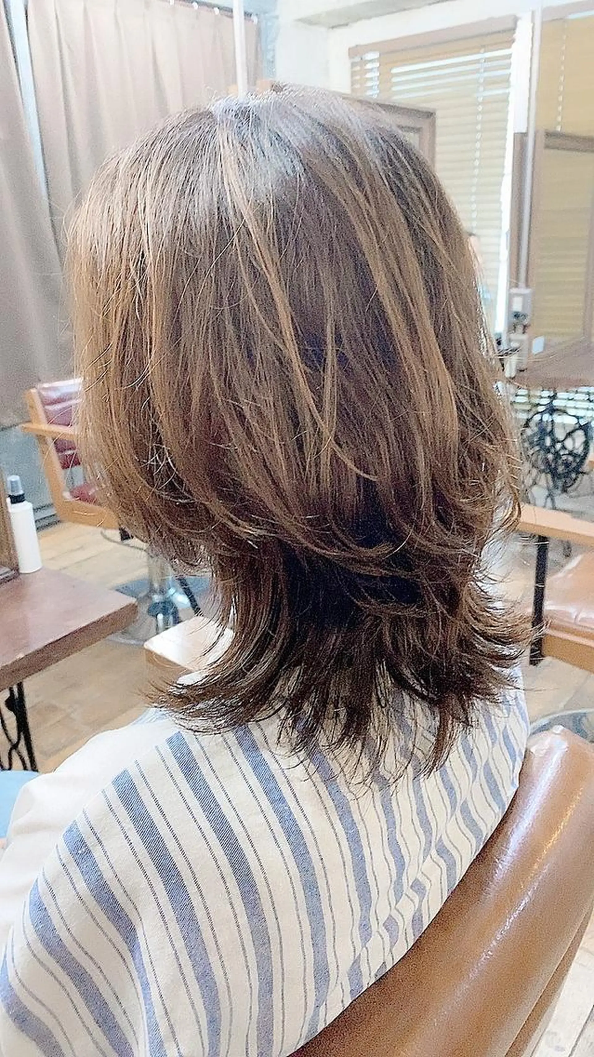 ミディアム カラー ヘアアレンジ ミディアムパーマ くびれヘア 顔周りカット レイヤーカット ウルフカット 國分 伸也のヘアスタイル