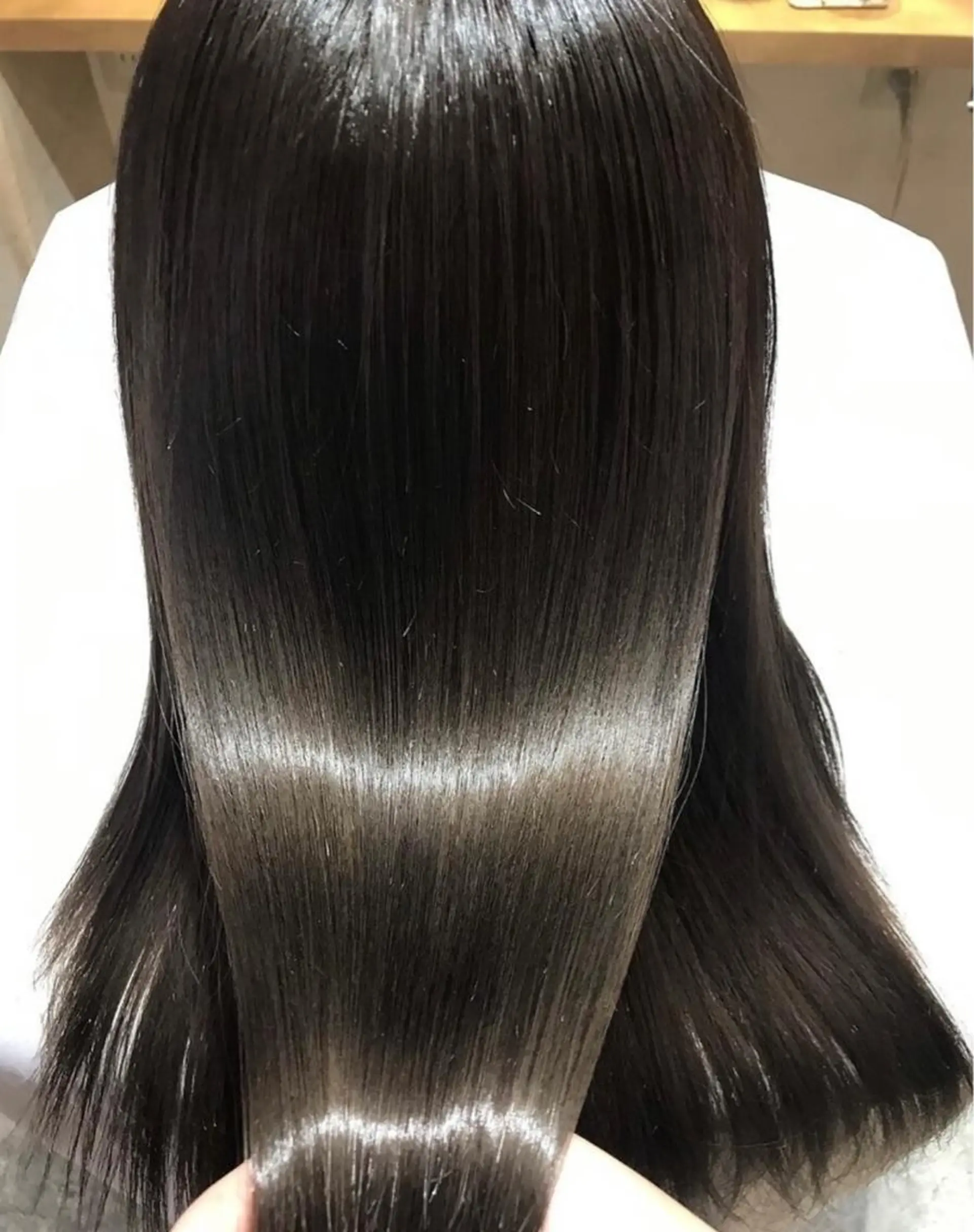 ロング SALOWIN柏Suite所属・ブリーチ毛の縮毛矯正 ハイトーン/岡本智樹のヘアスタイル