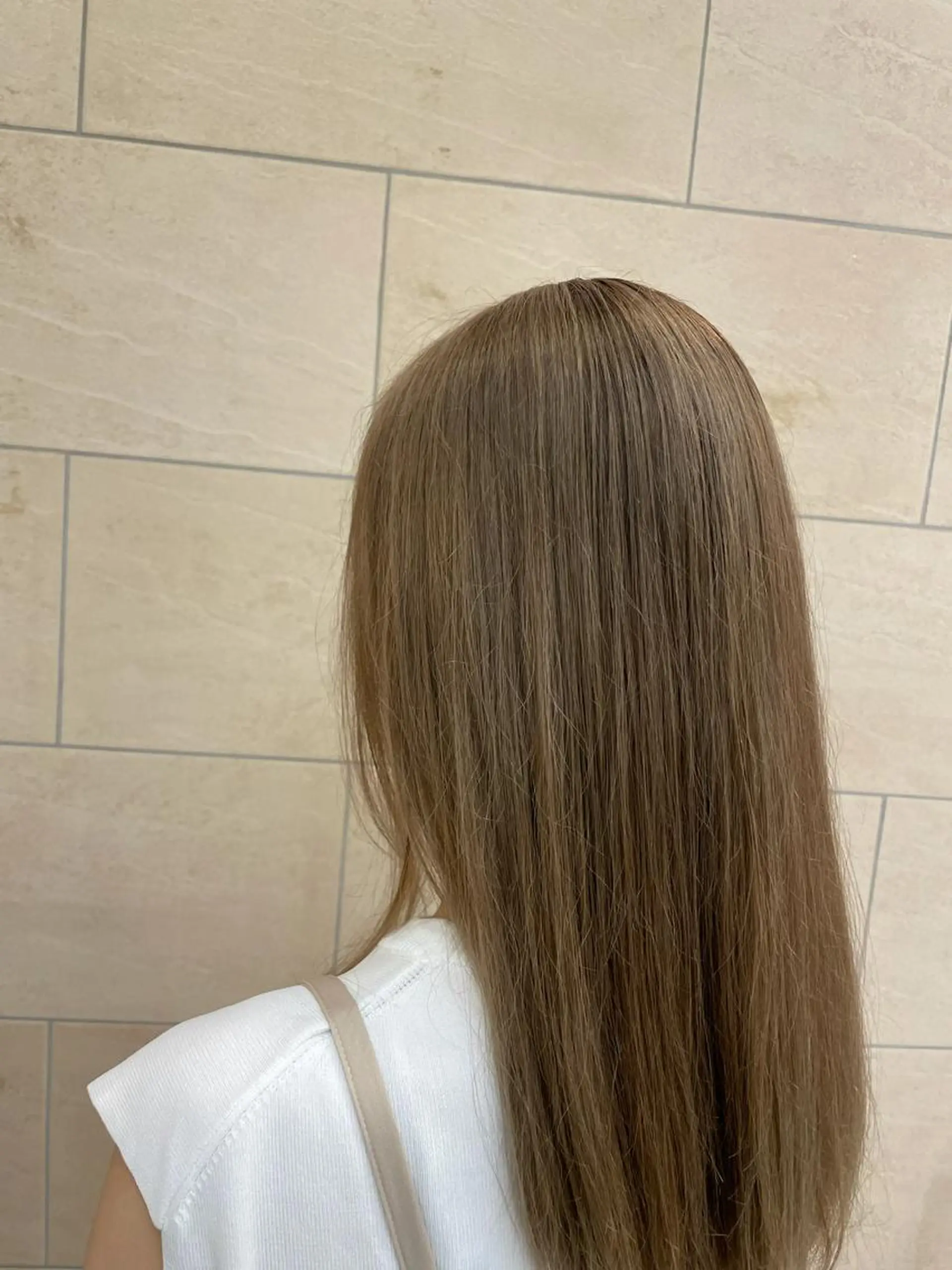 ロング カラー ベージュカラー ミルクティーベージュ mee.表参道所属・ボブ/ショート /パーマ/shinのヘアスタイル